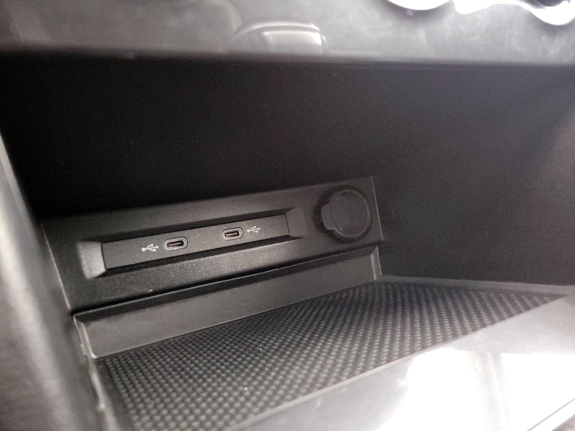 Thumbnail: 2024 Volkswagen Tiguan - 18