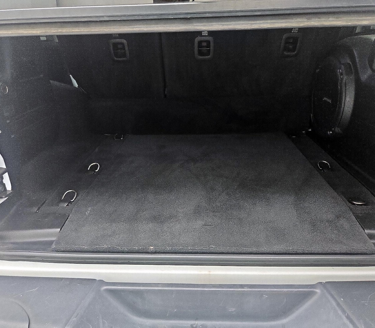 Trunk/Cargo (Seats Up)