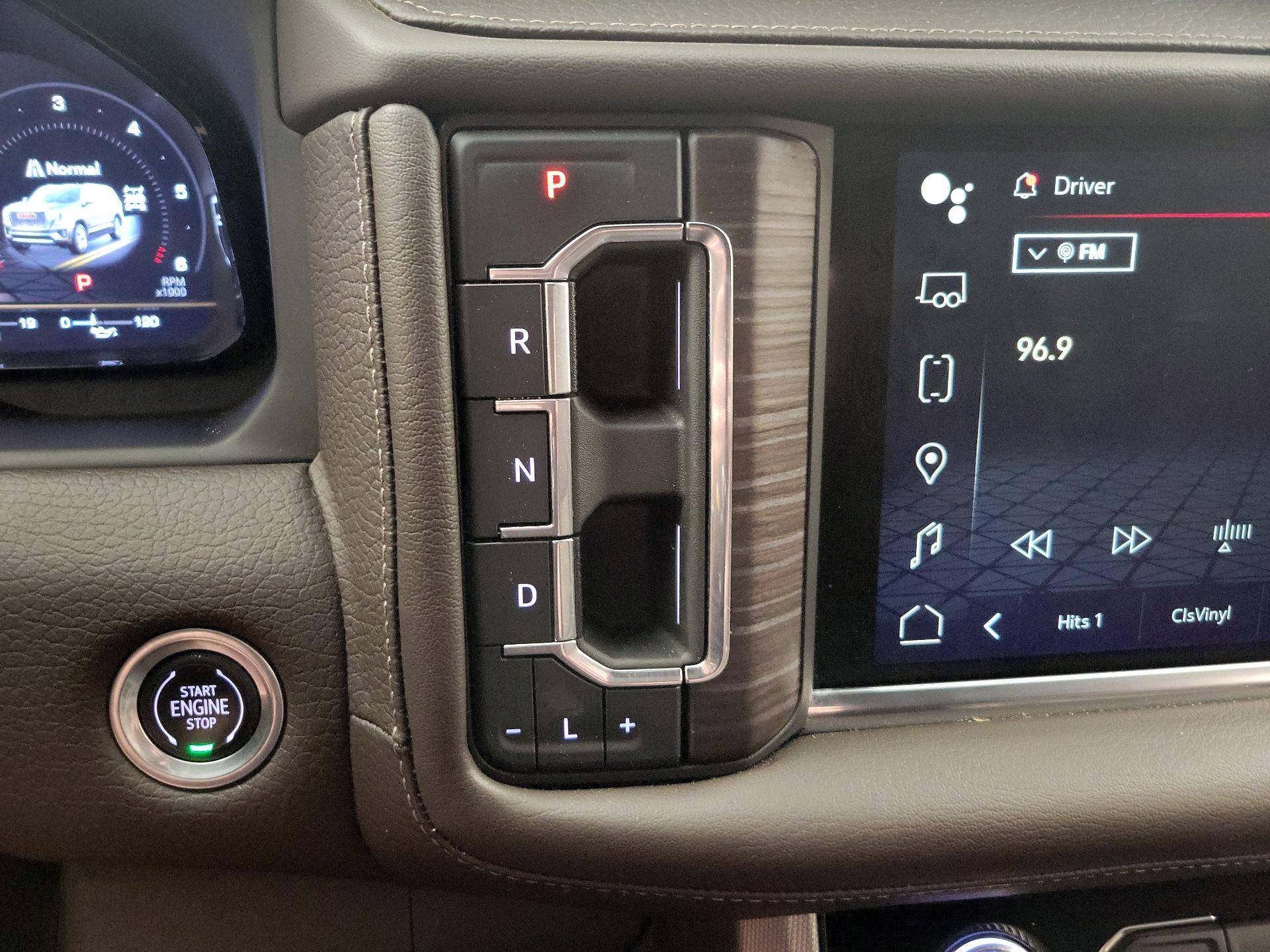 Thumbnail: 2022 GMC Yukon XL - 17