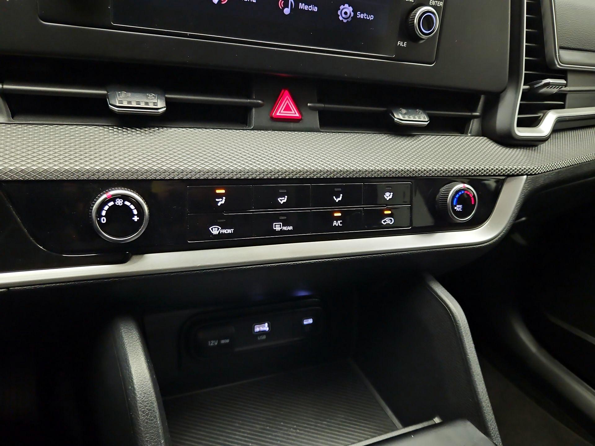 Thumbnail: 2024 Kia Sportage - 16