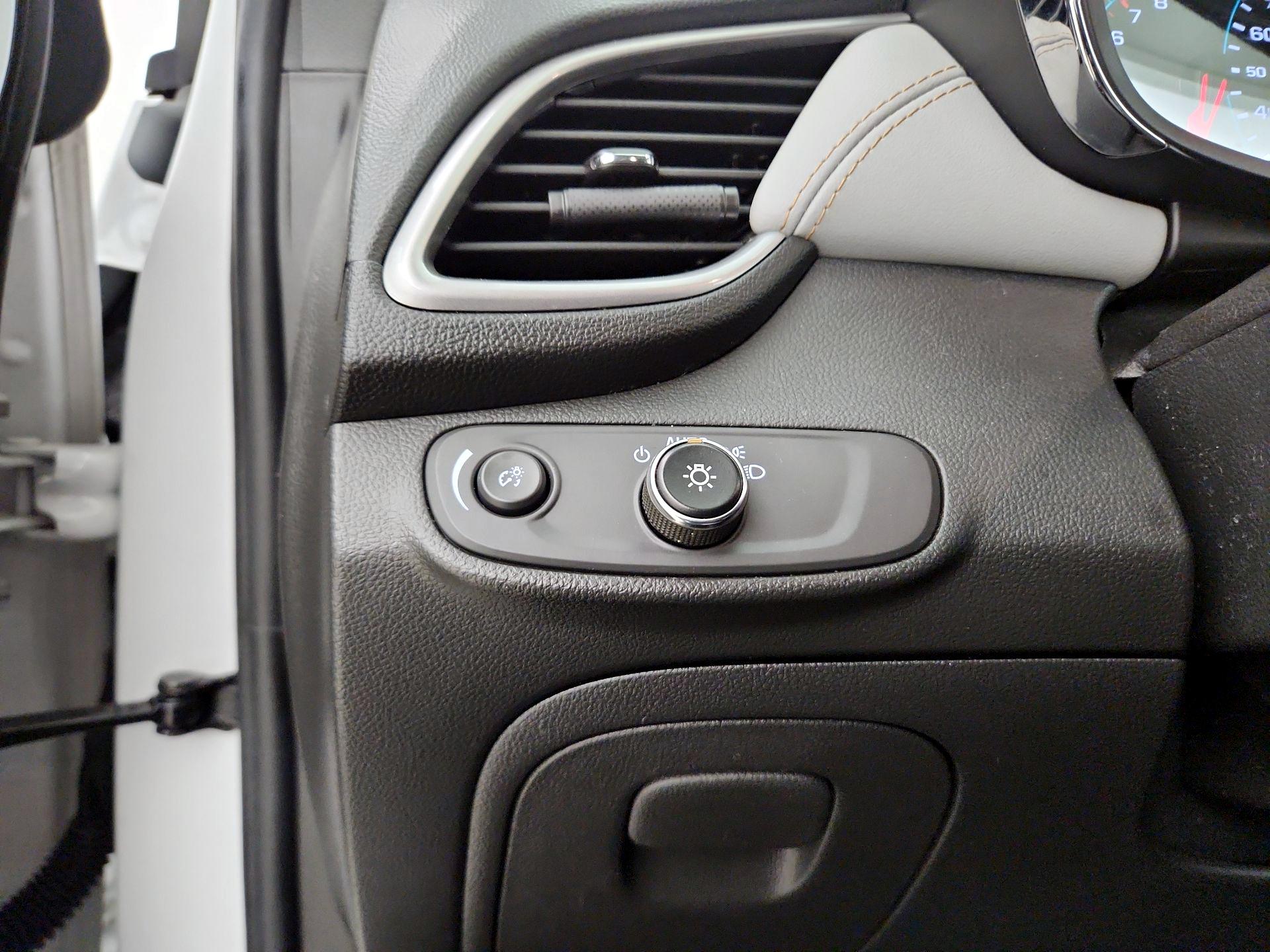 Thumbnail: 2021 Chevrolet Trax - 13