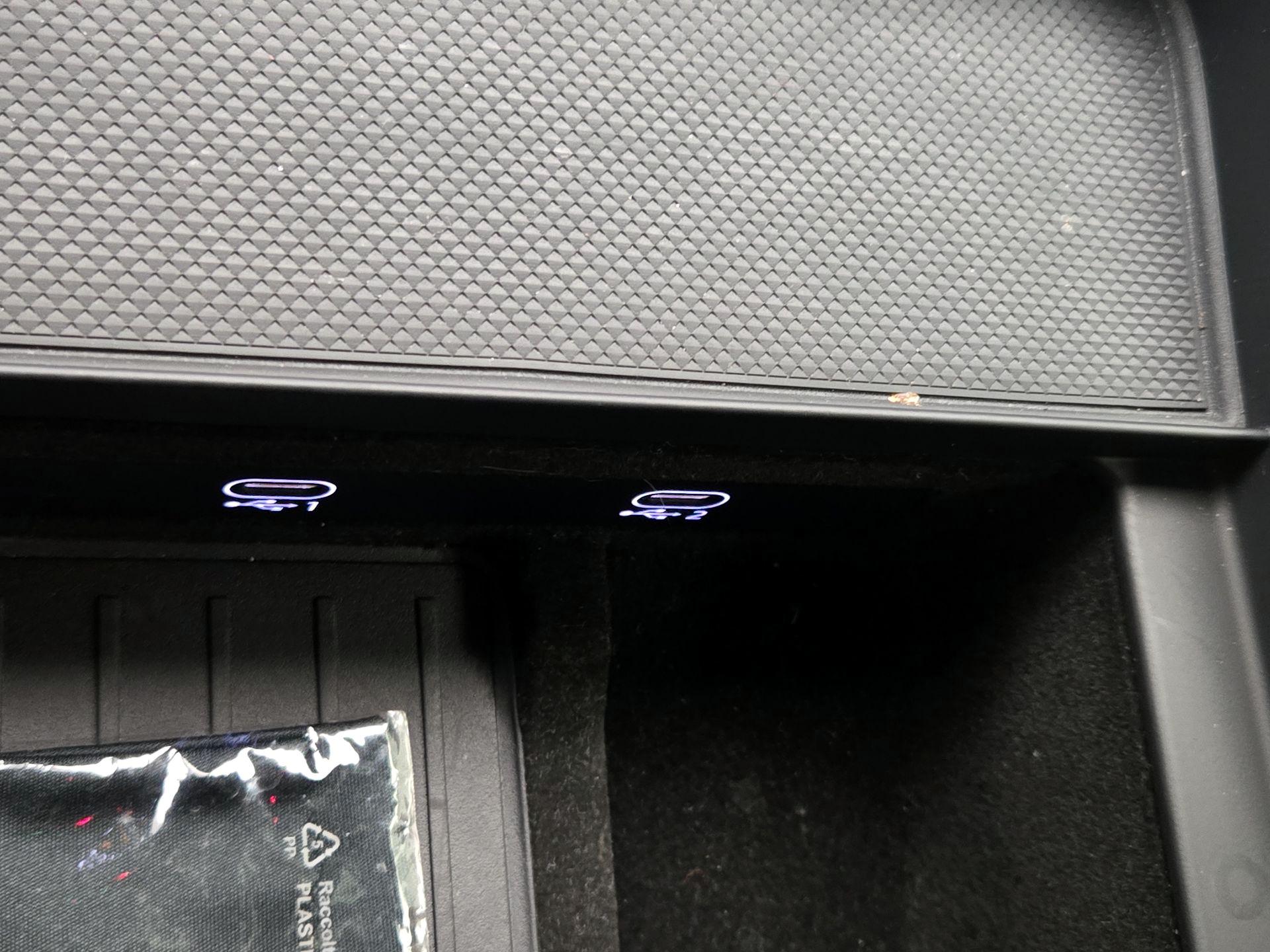 Thumbnail: 2021 Audi Q8 - 19