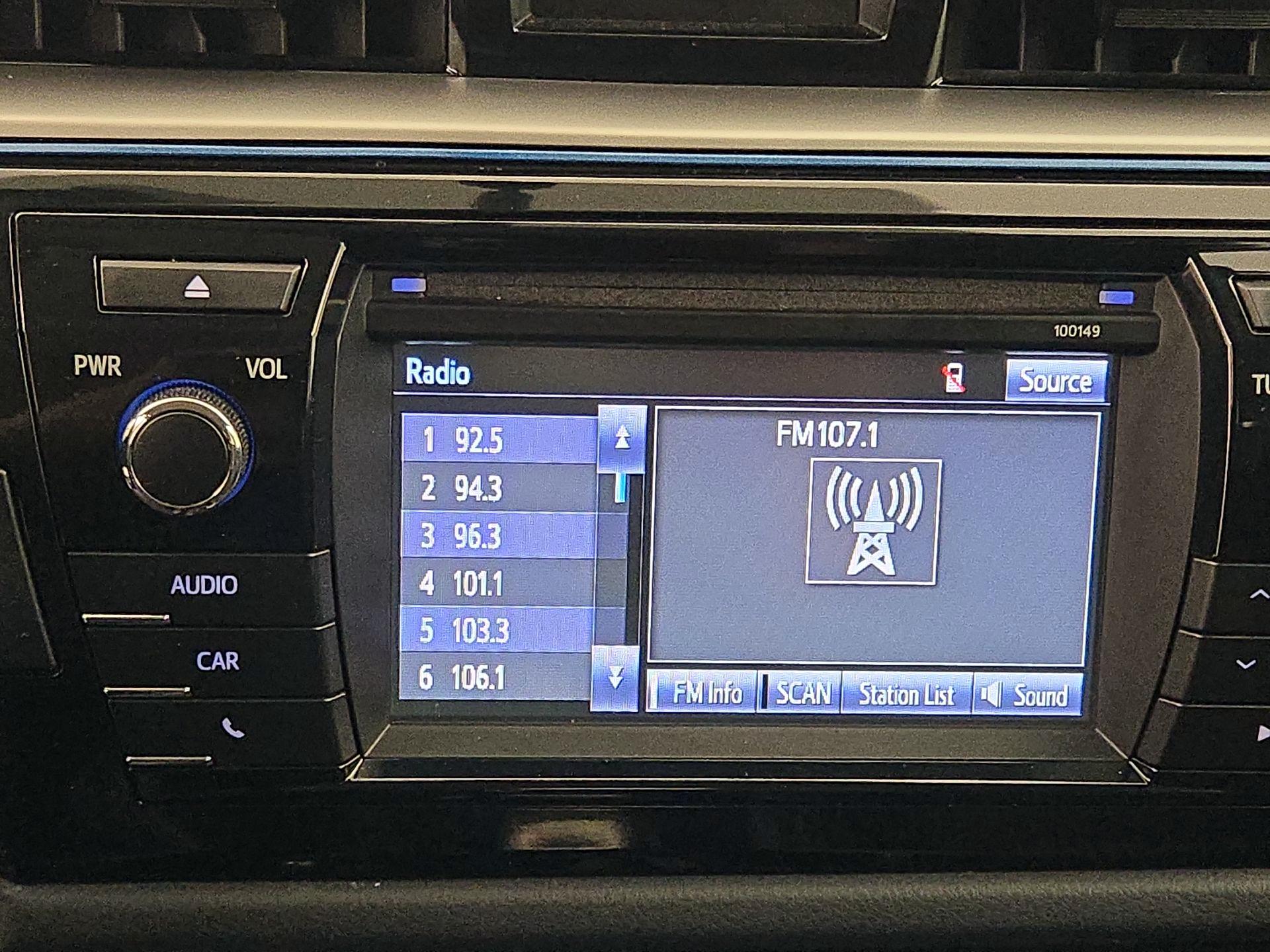 Thumbnail: 2015 Toyota Corolla - 15