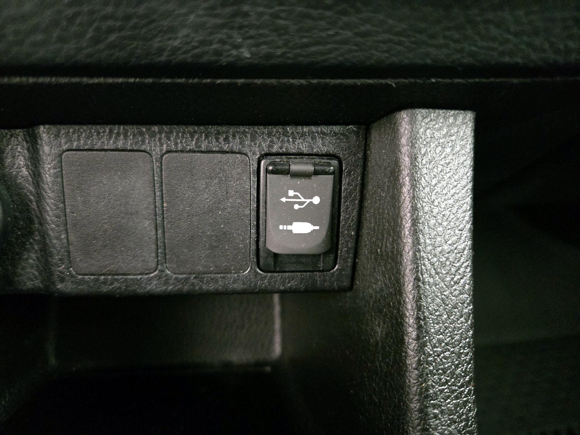 Thumbnail: 2015 Toyota Corolla - 18