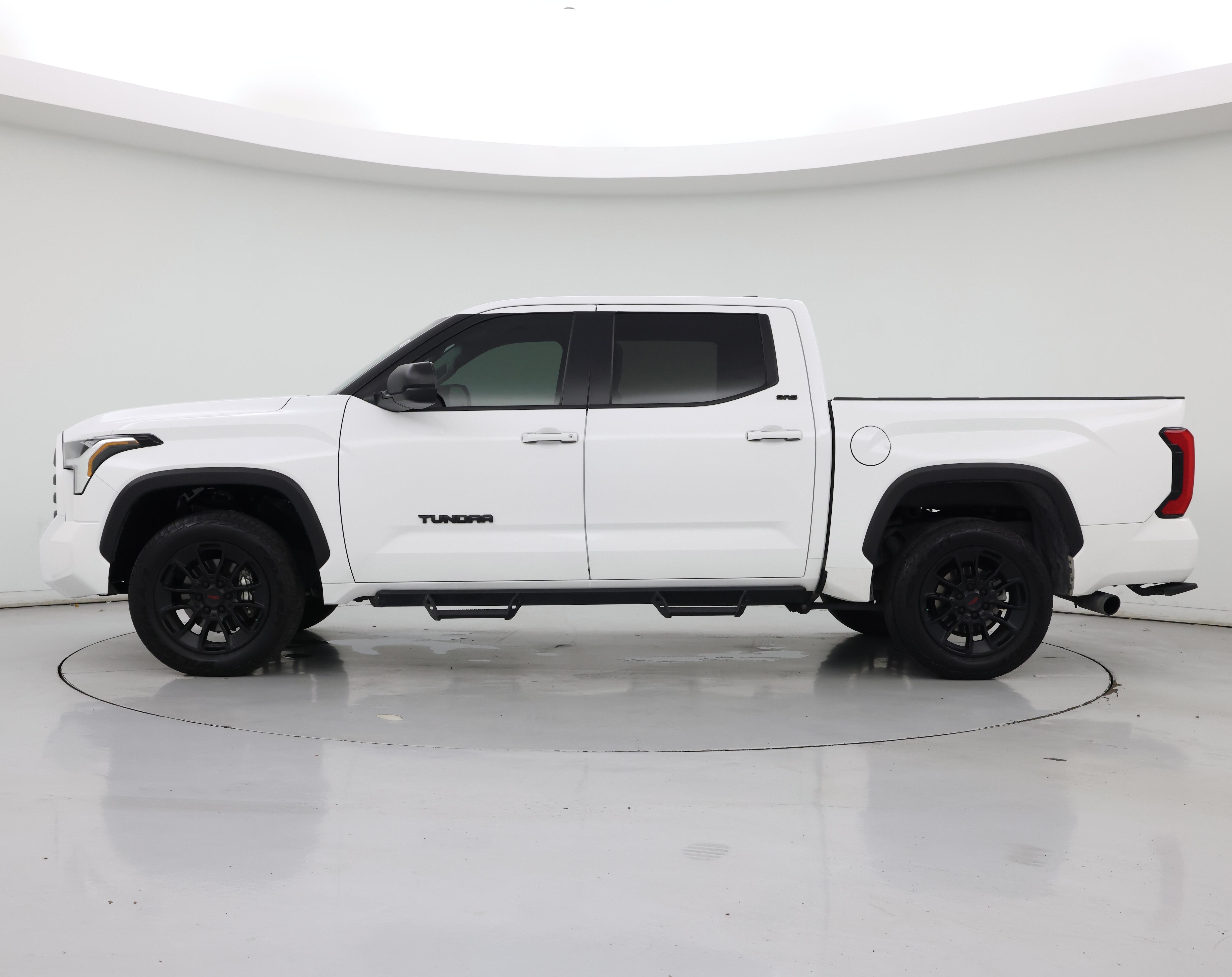 Thumbnail: 2024 Toyota Tundra - 3