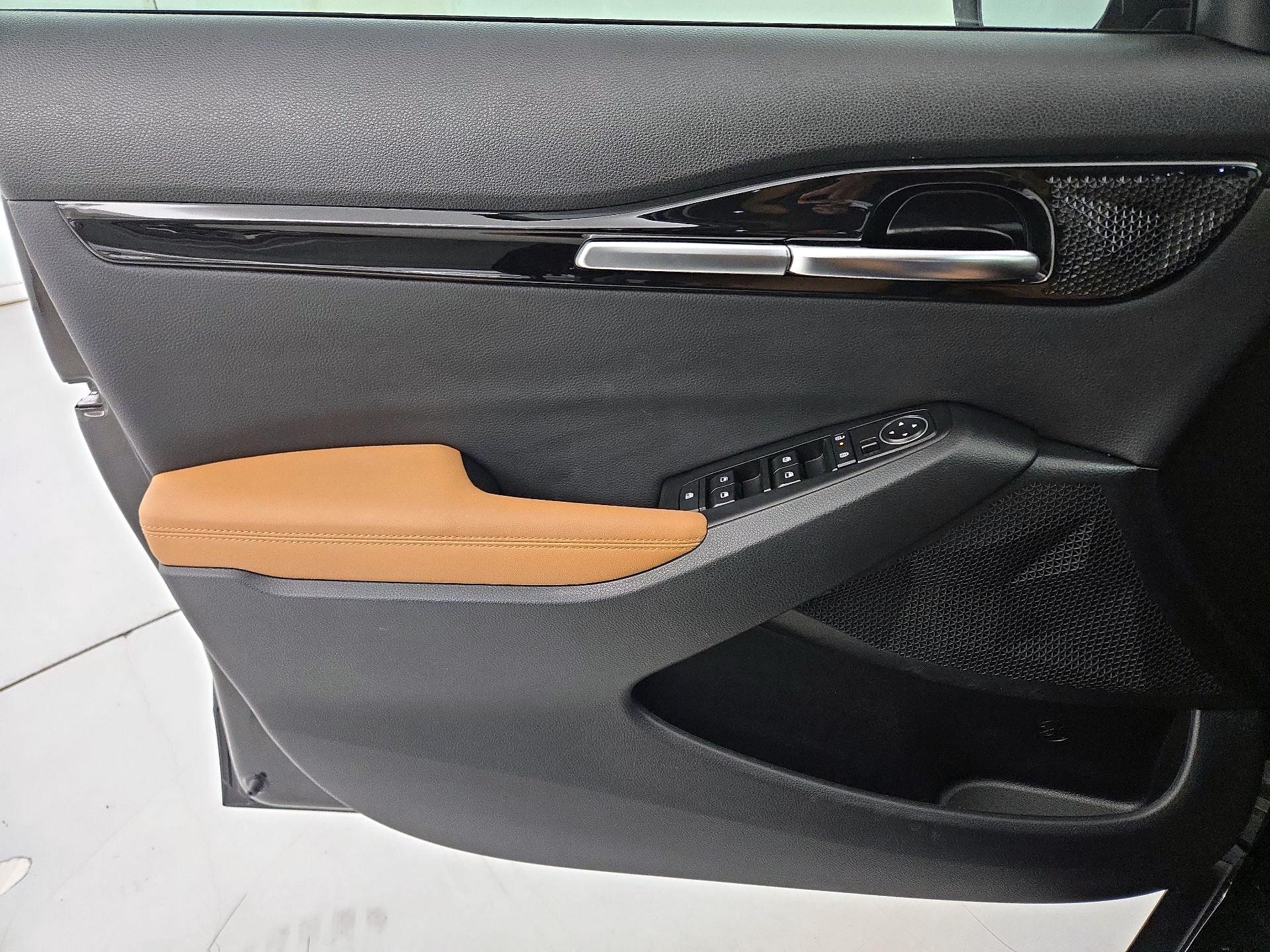 Thumbnail: 2024 Kia Seltos - 12