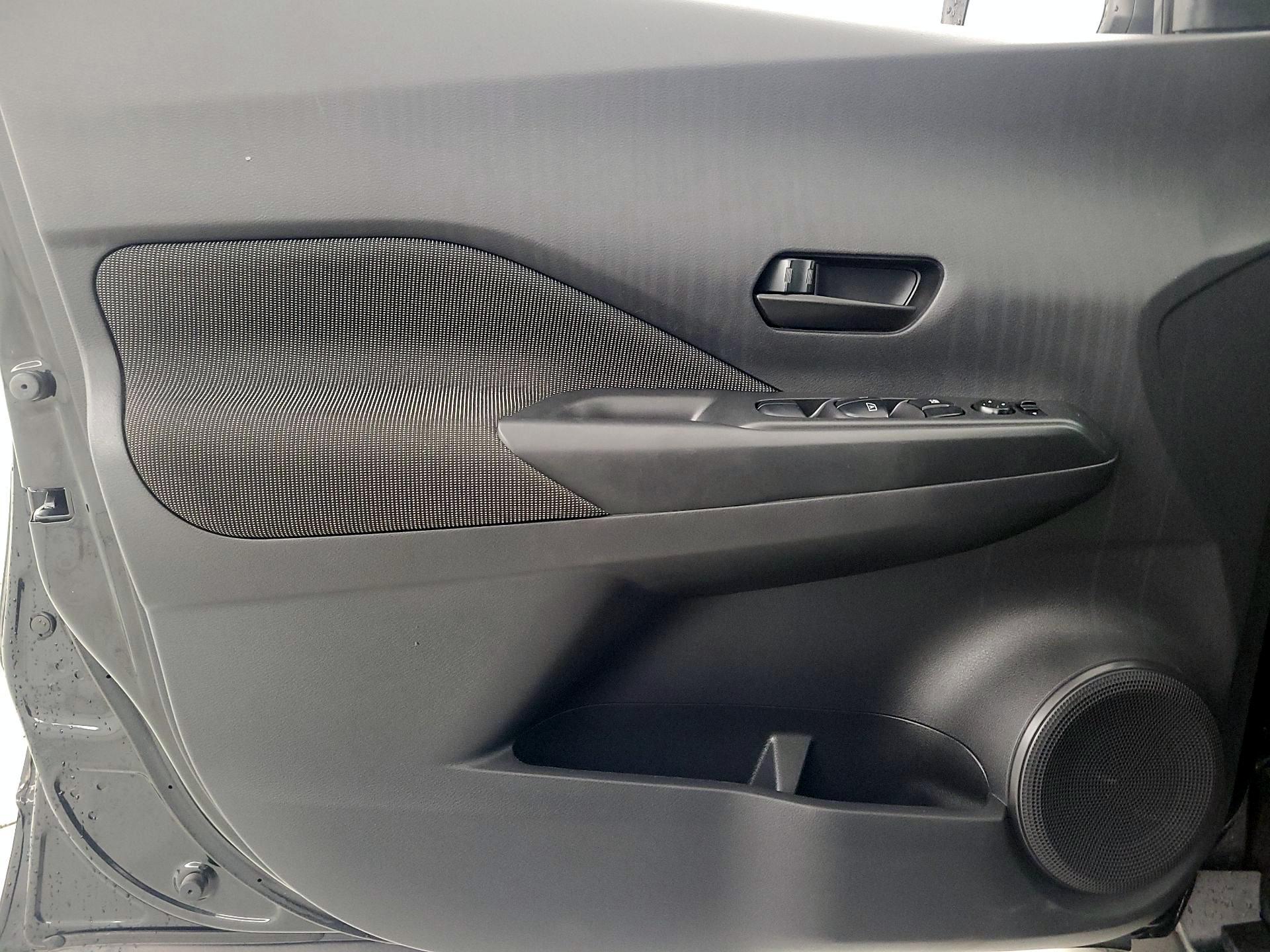 Thumbnail: 2020 Nissan Kicks - 12