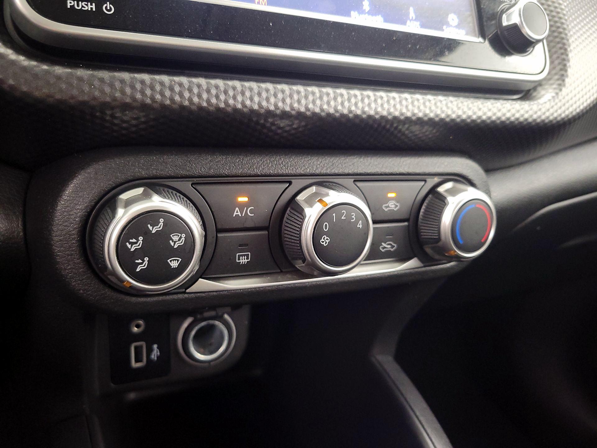 Thumbnail: 2020 Nissan Kicks - 16