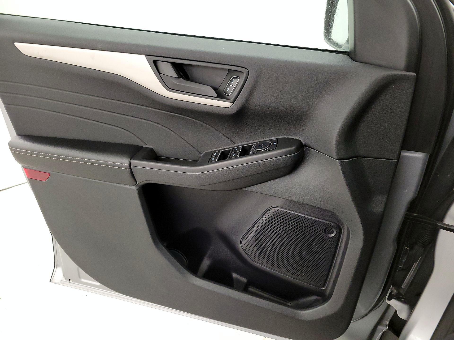 Thumbnail: 2022 Ford Escape - 12