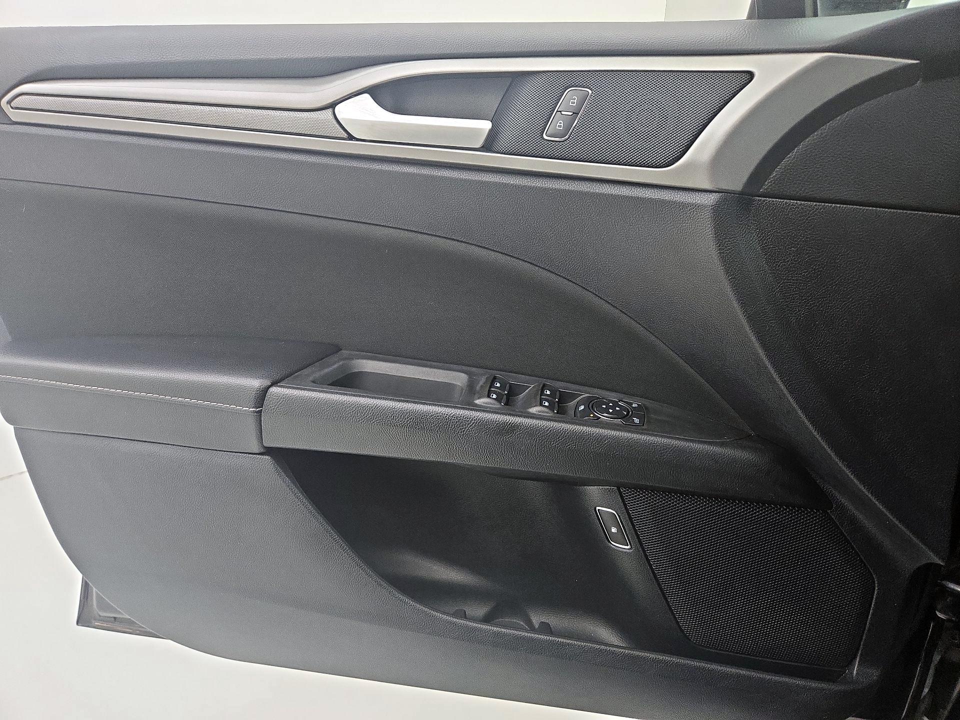 Thumbnail: 2020 Ford Fusion - 12