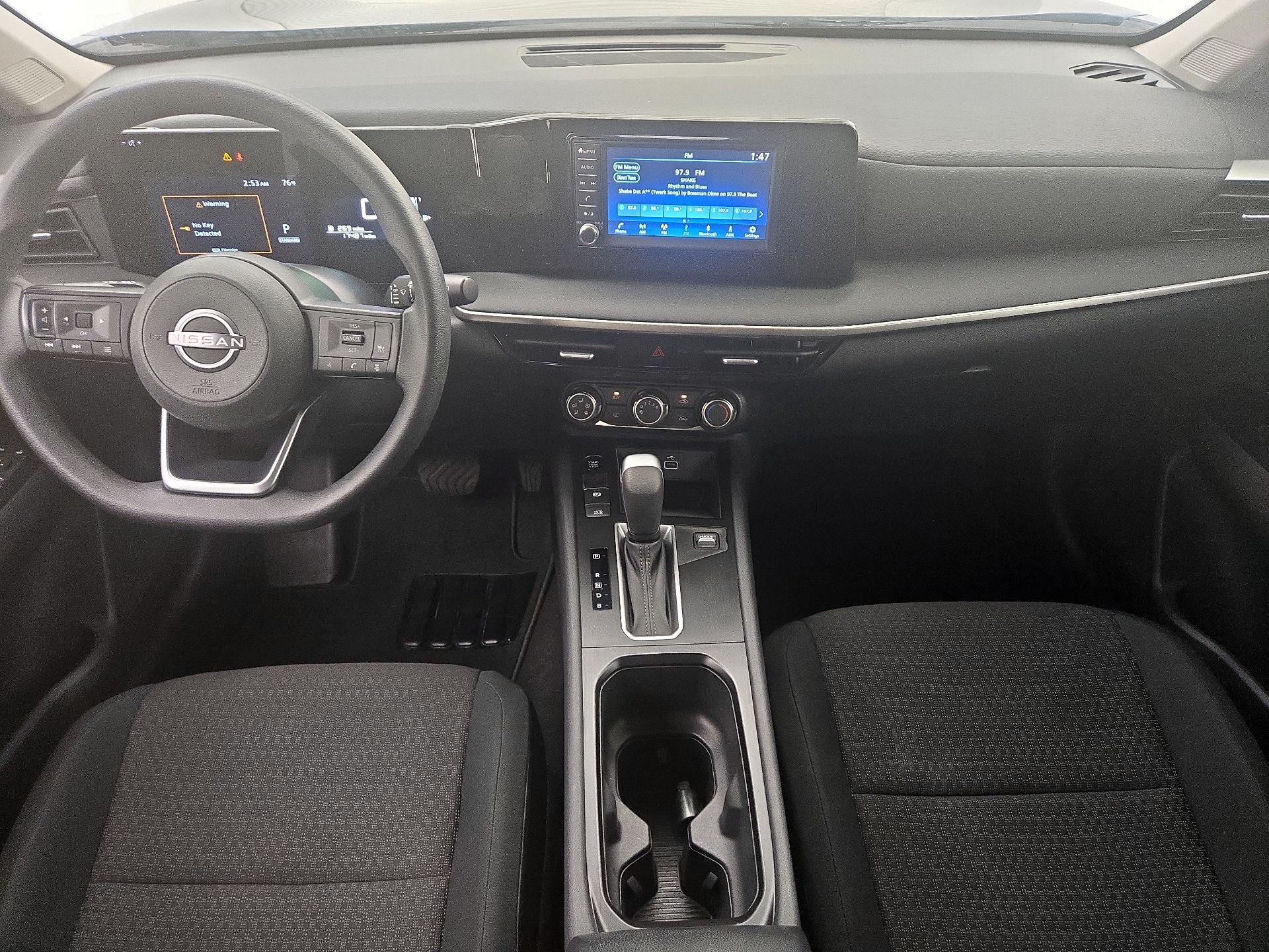 Thumbnail: 2025 Nissan Kicks - 9