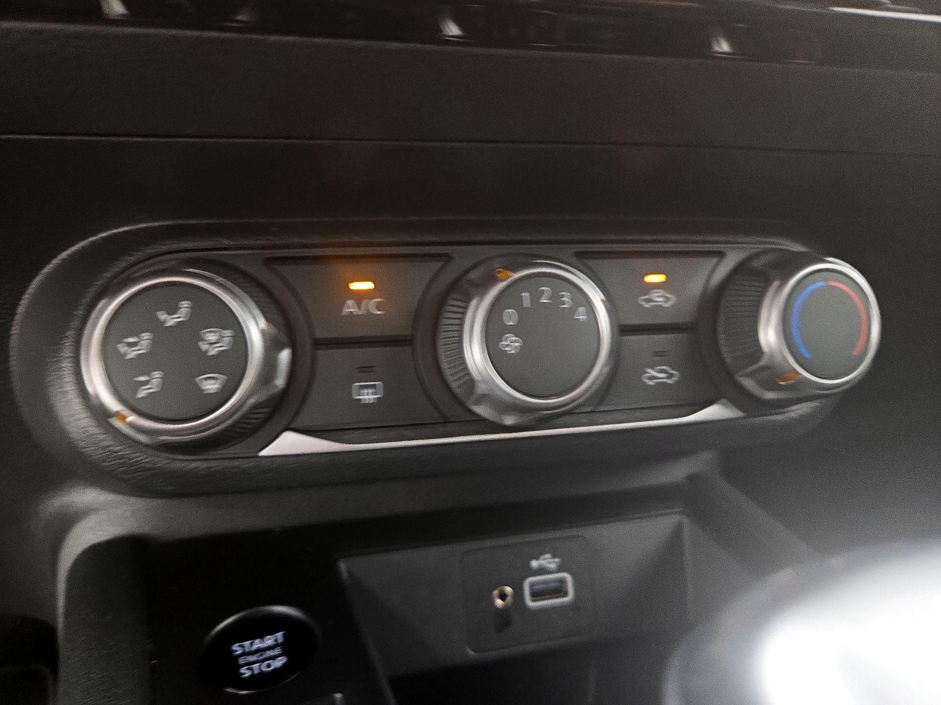 Thumbnail: 2025 Nissan Kicks - 15