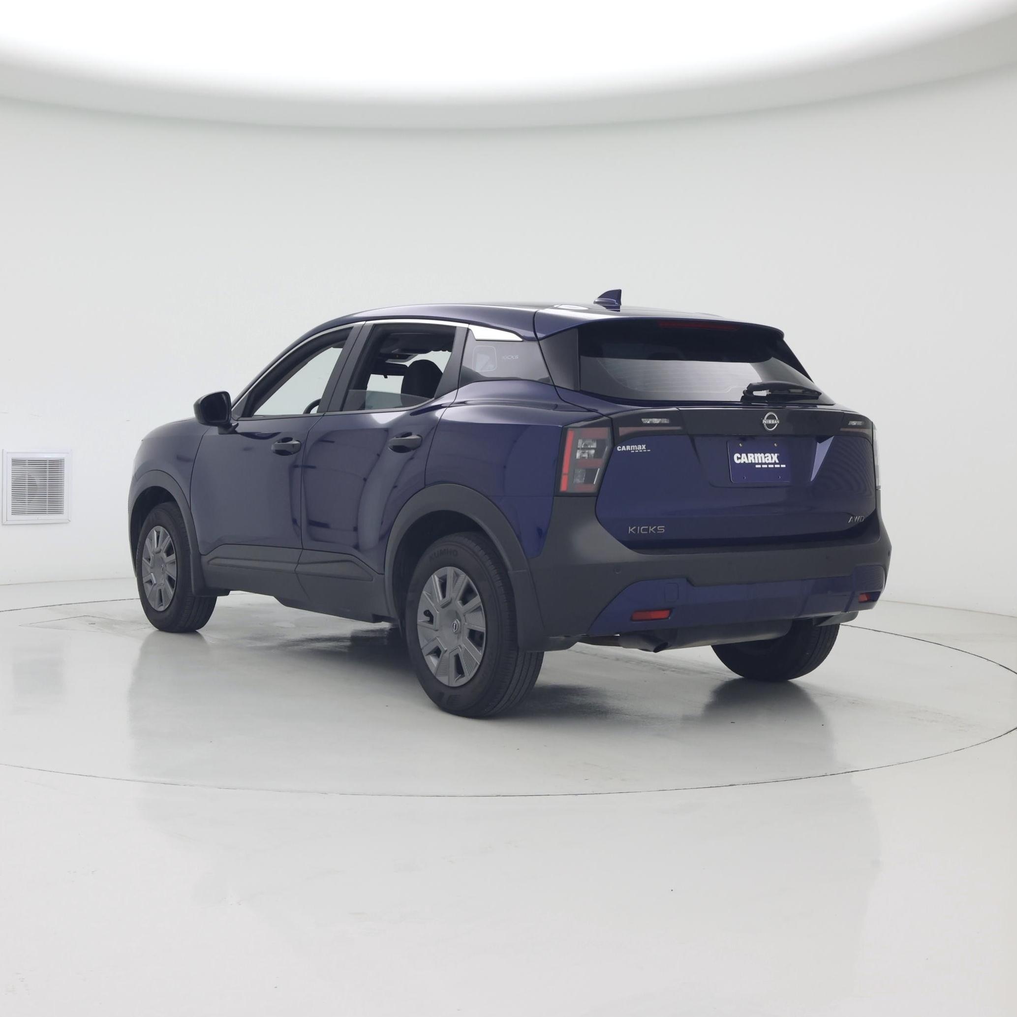 Thumbnail: 2025 Nissan Kicks - 2