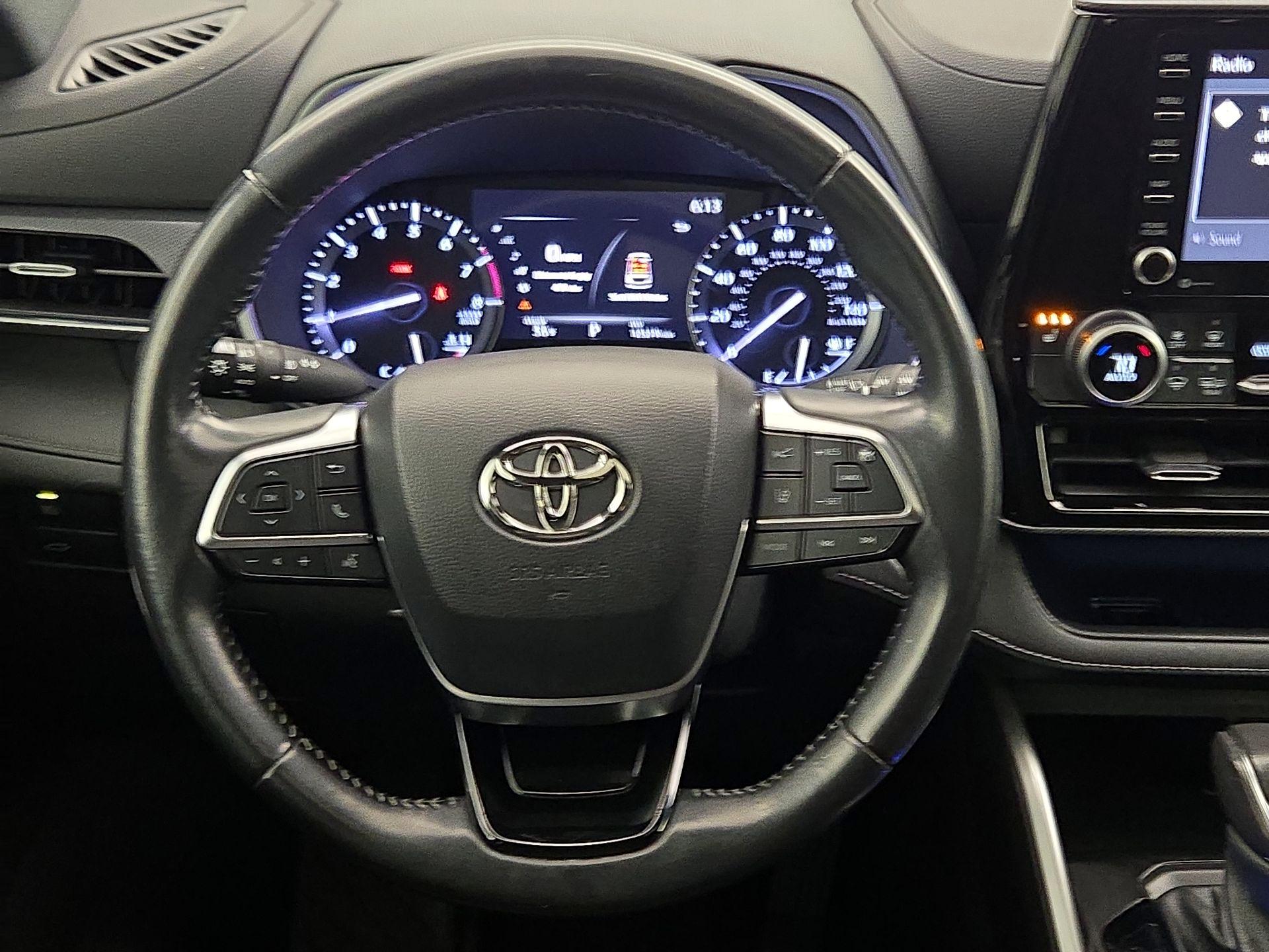 Thumbnail: 2021 Toyota Highlander - 10