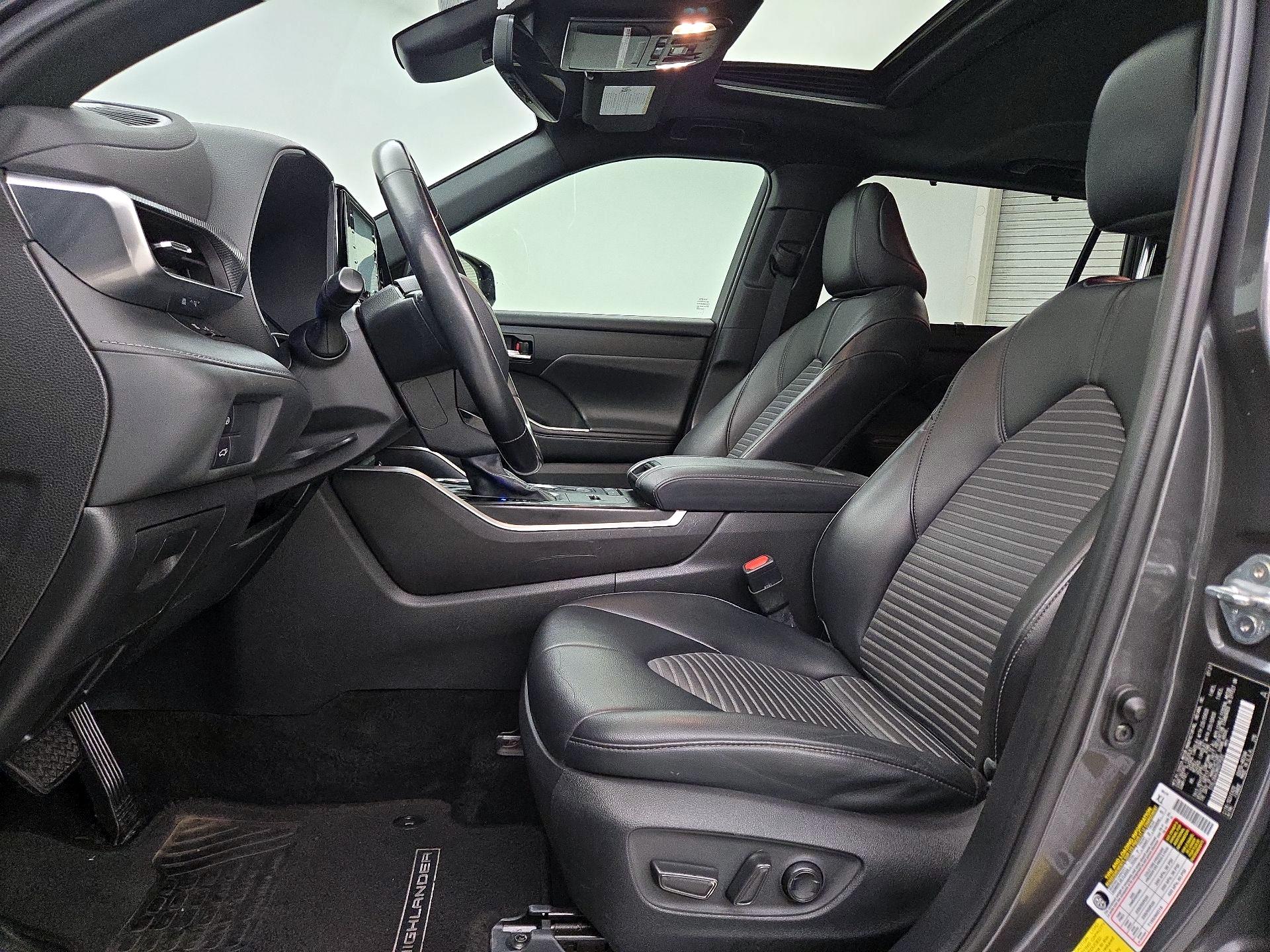 Thumbnail: 2021 Toyota Highlander - 11