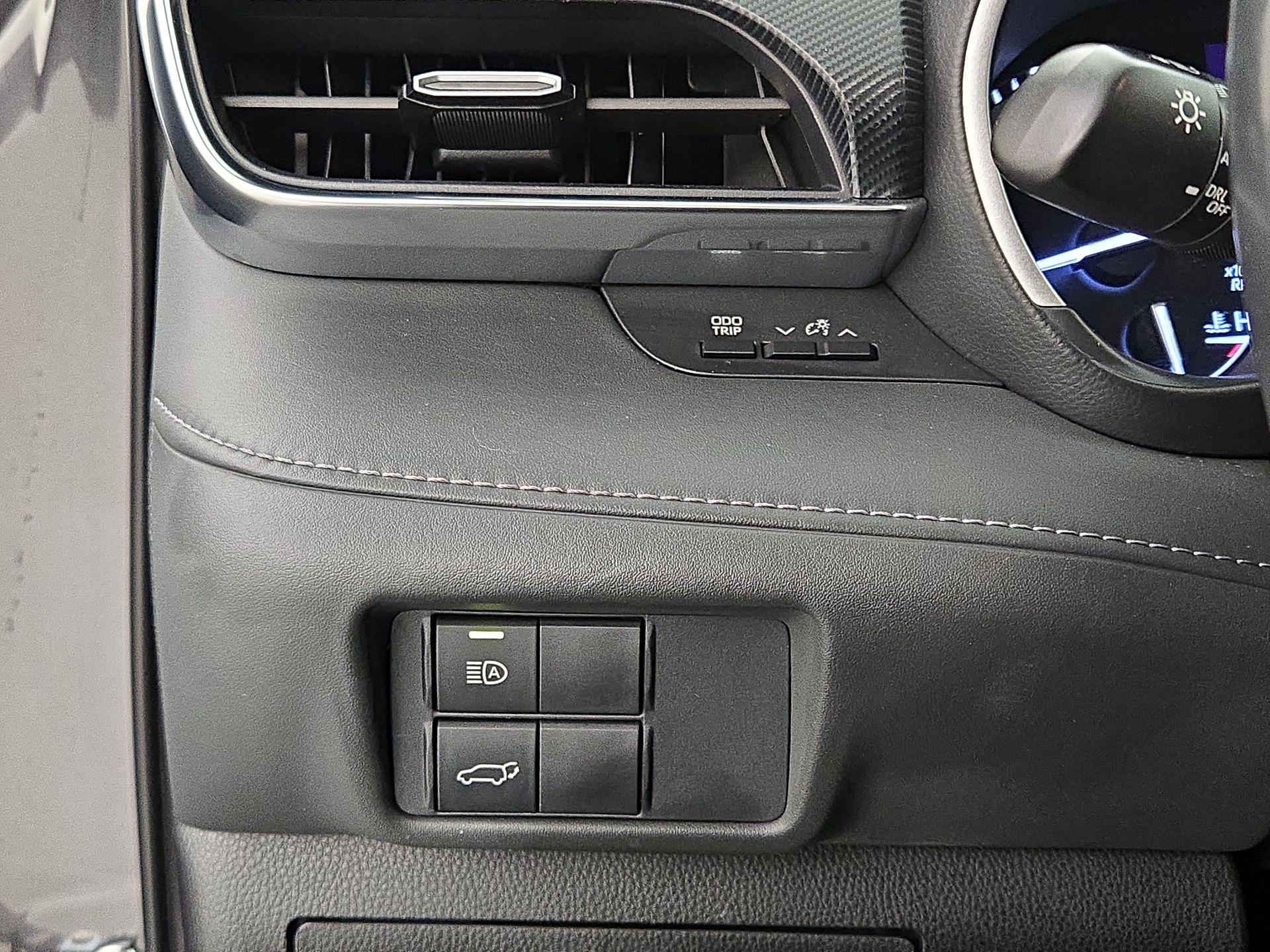 Thumbnail: 2021 Toyota Highlander - 13