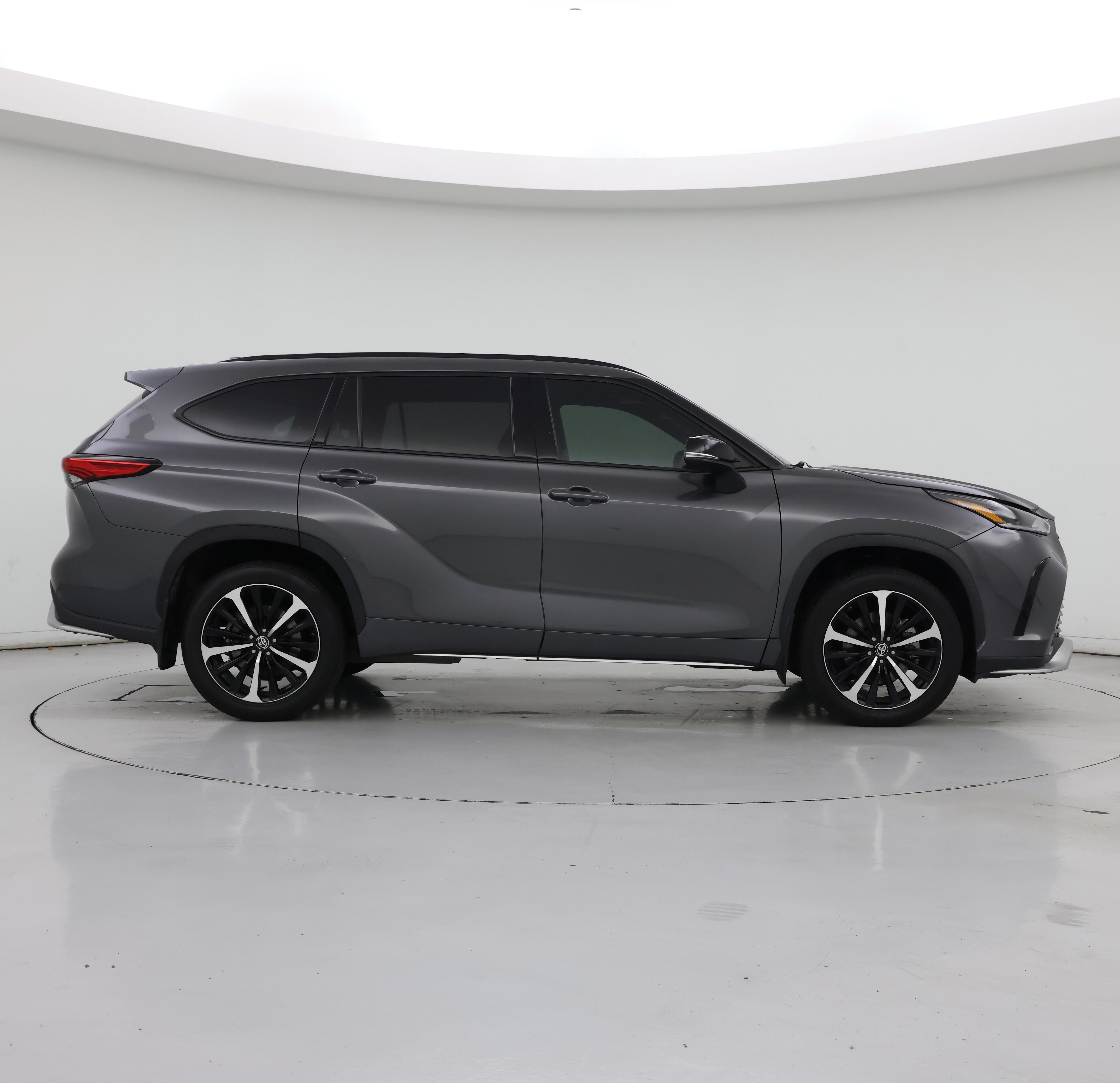 Thumbnail: 2021 Toyota Highlander - 7