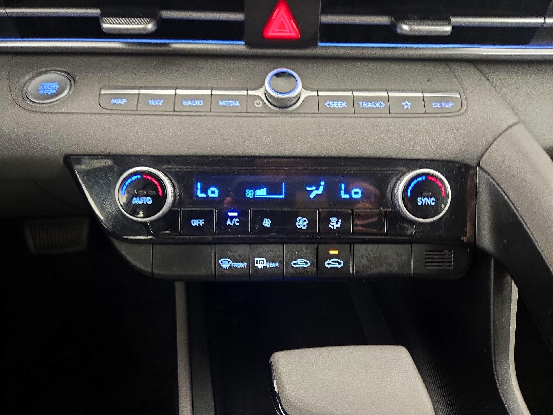 Thumbnail: 2024 Hyundai Elantra - 17