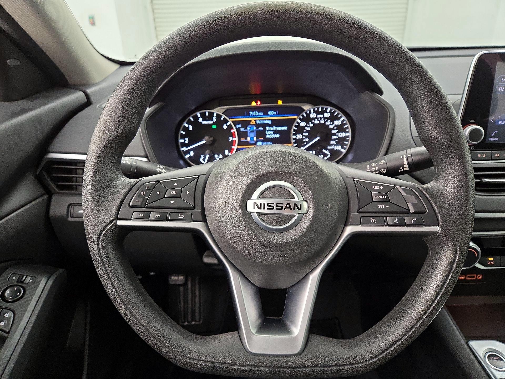 Thumbnail: 2022 Nissan Altima - 10