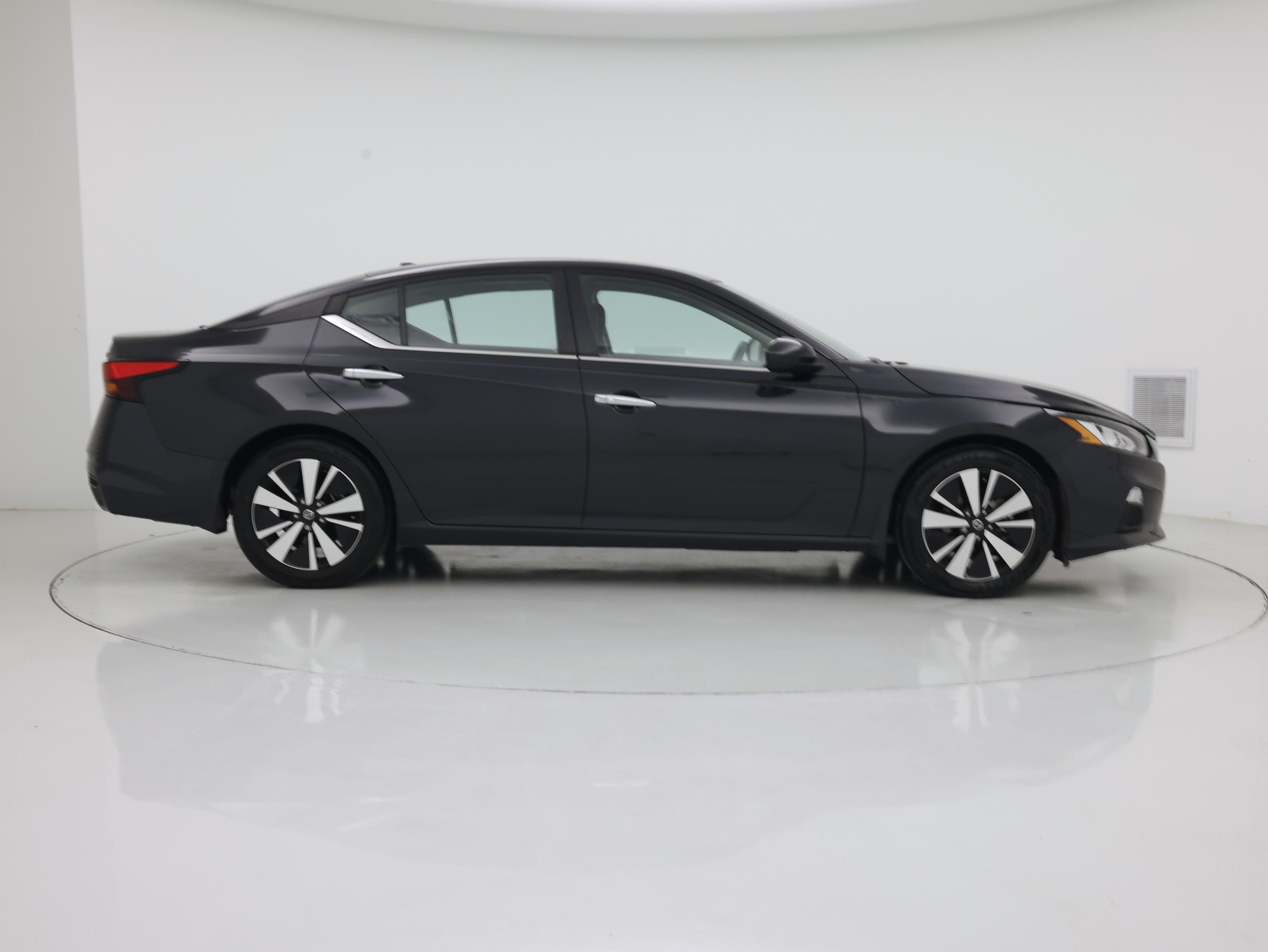 Thumbnail: 2022 Nissan Altima - 7