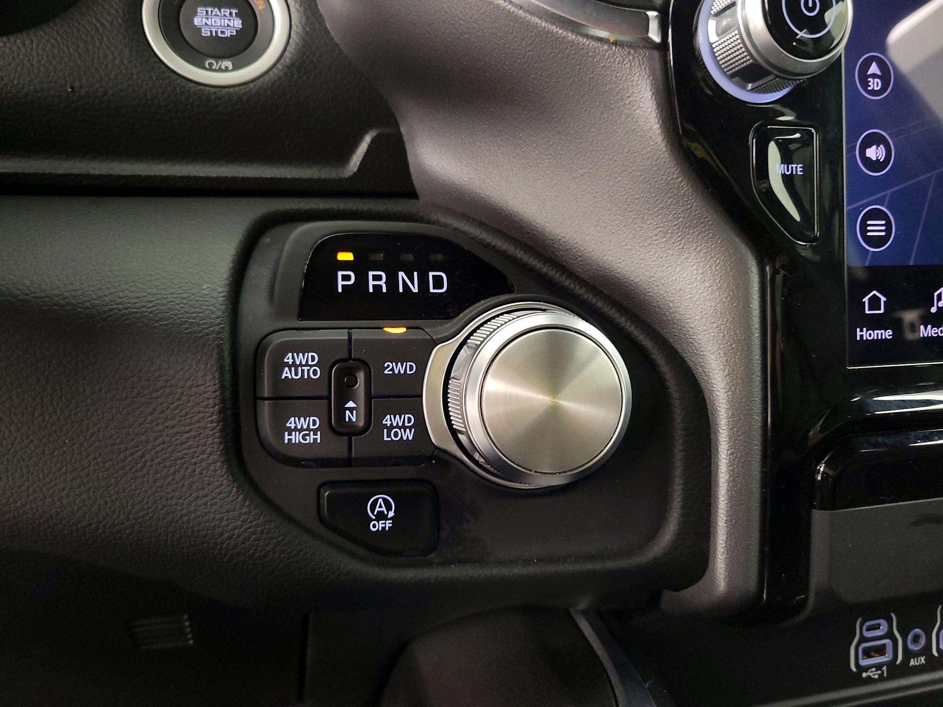 Thumbnail: 2025 RAM 1500 - 18