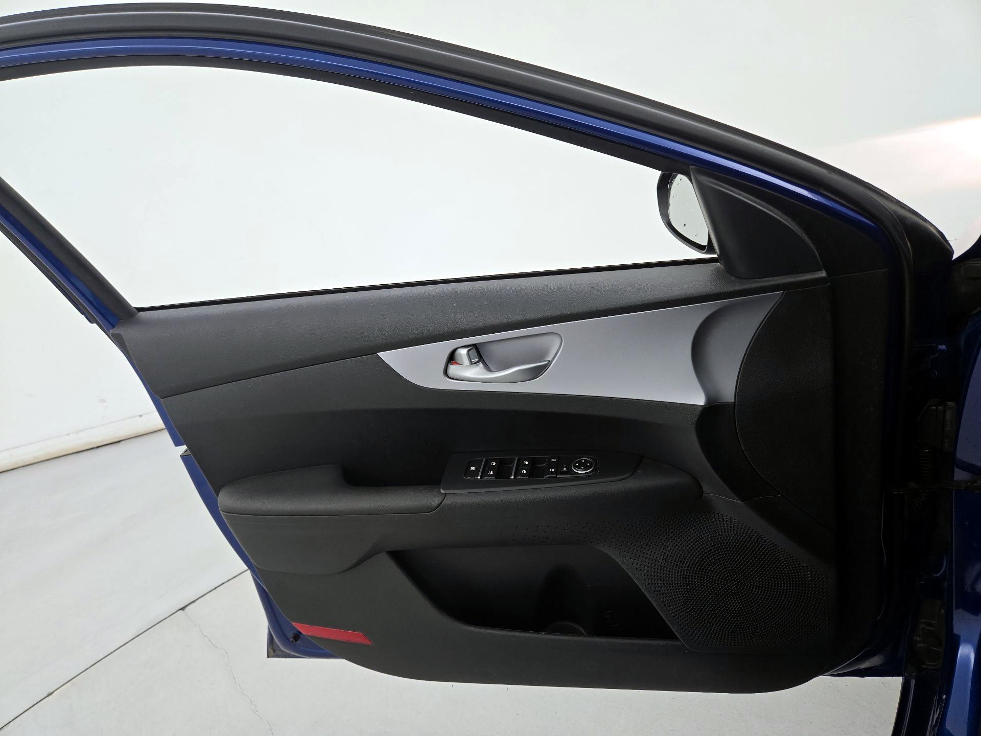 Thumbnail: 2024 Kia Forte - 12