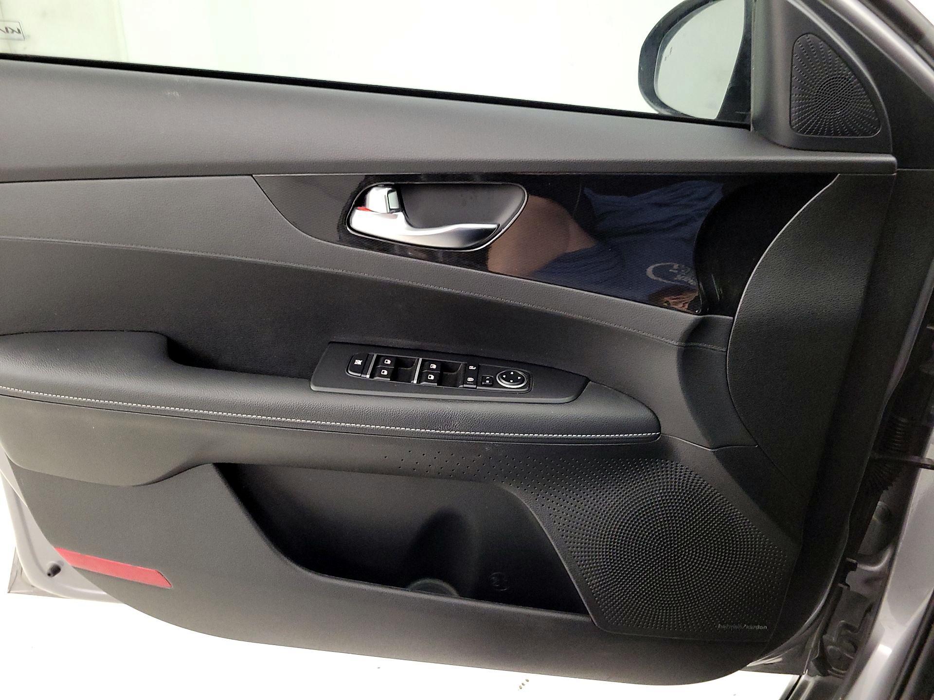 Thumbnail: 2023 Kia Forte - 12