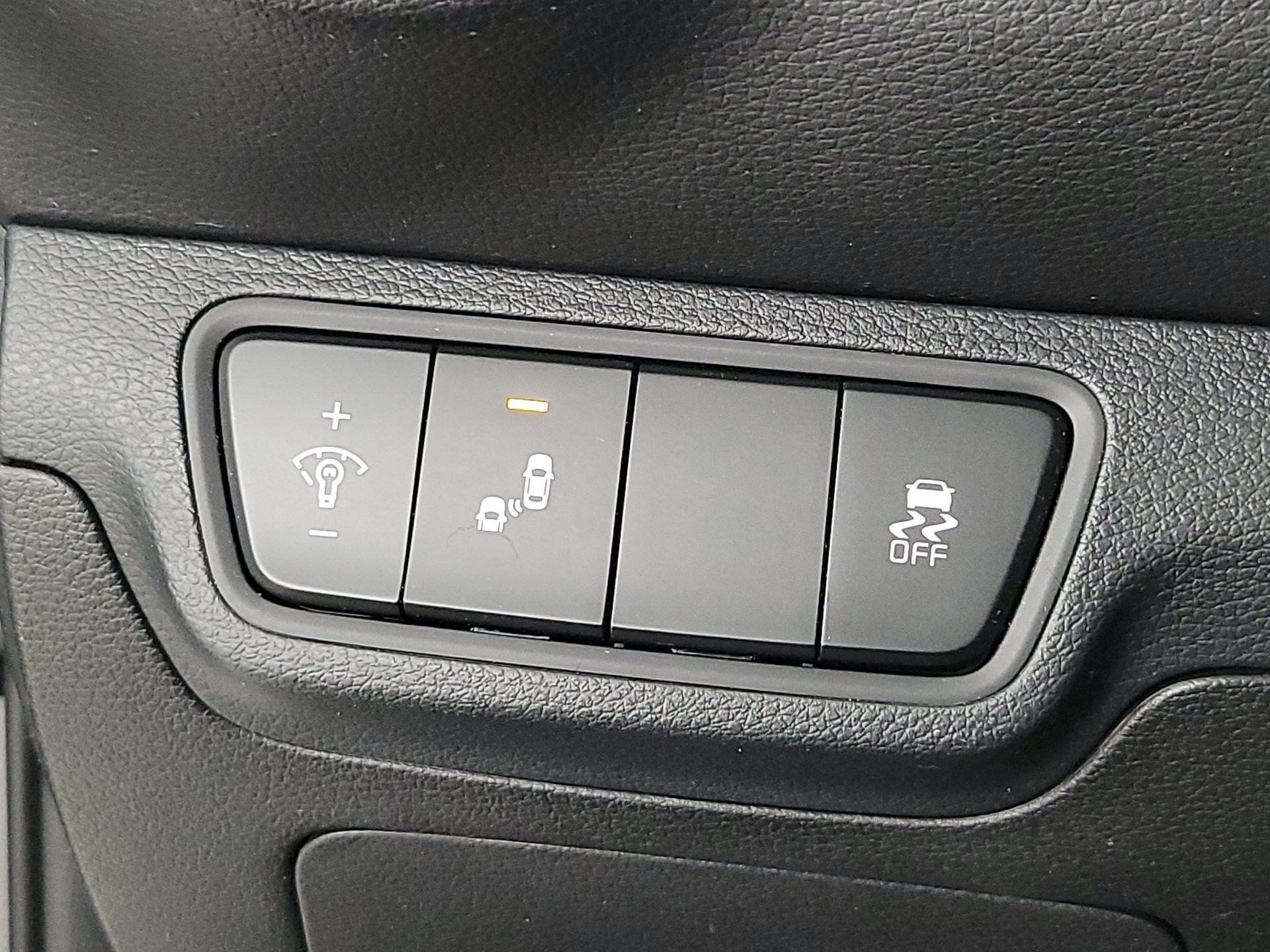 Thumbnail: 2023 Kia Forte - 13