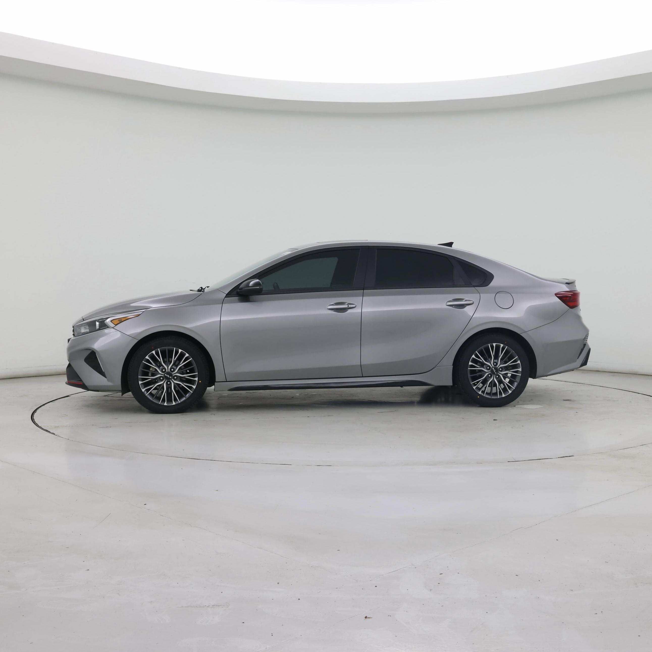 Thumbnail: 2023 Kia Forte - 3