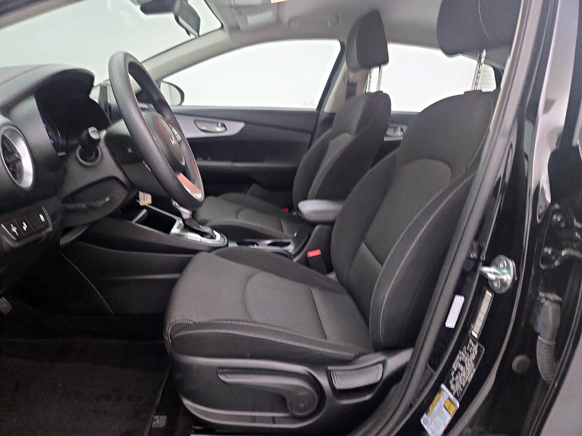 Thumbnail: 2024 Kia Forte - 11