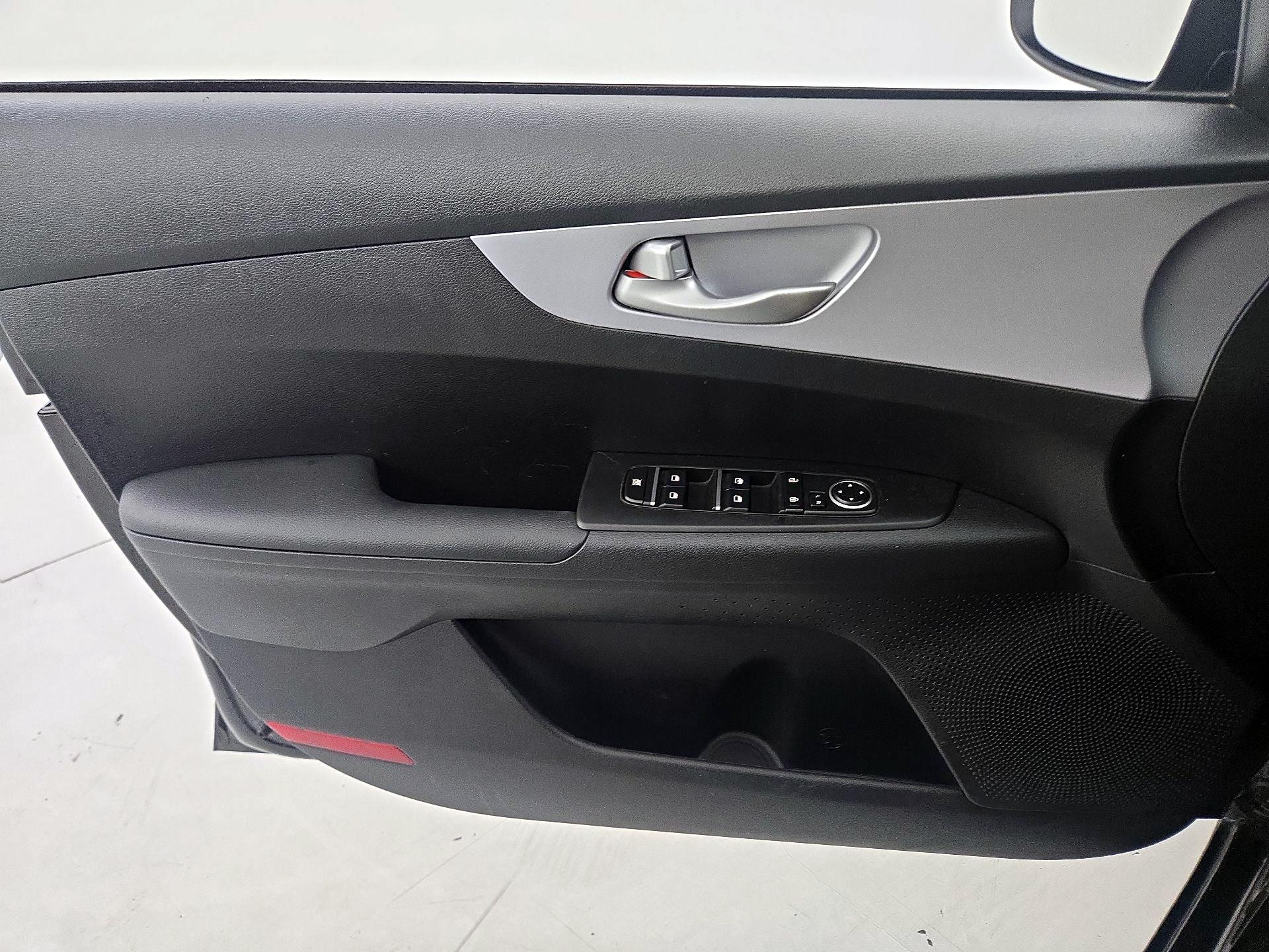 Thumbnail: 2024 Kia Forte - 12