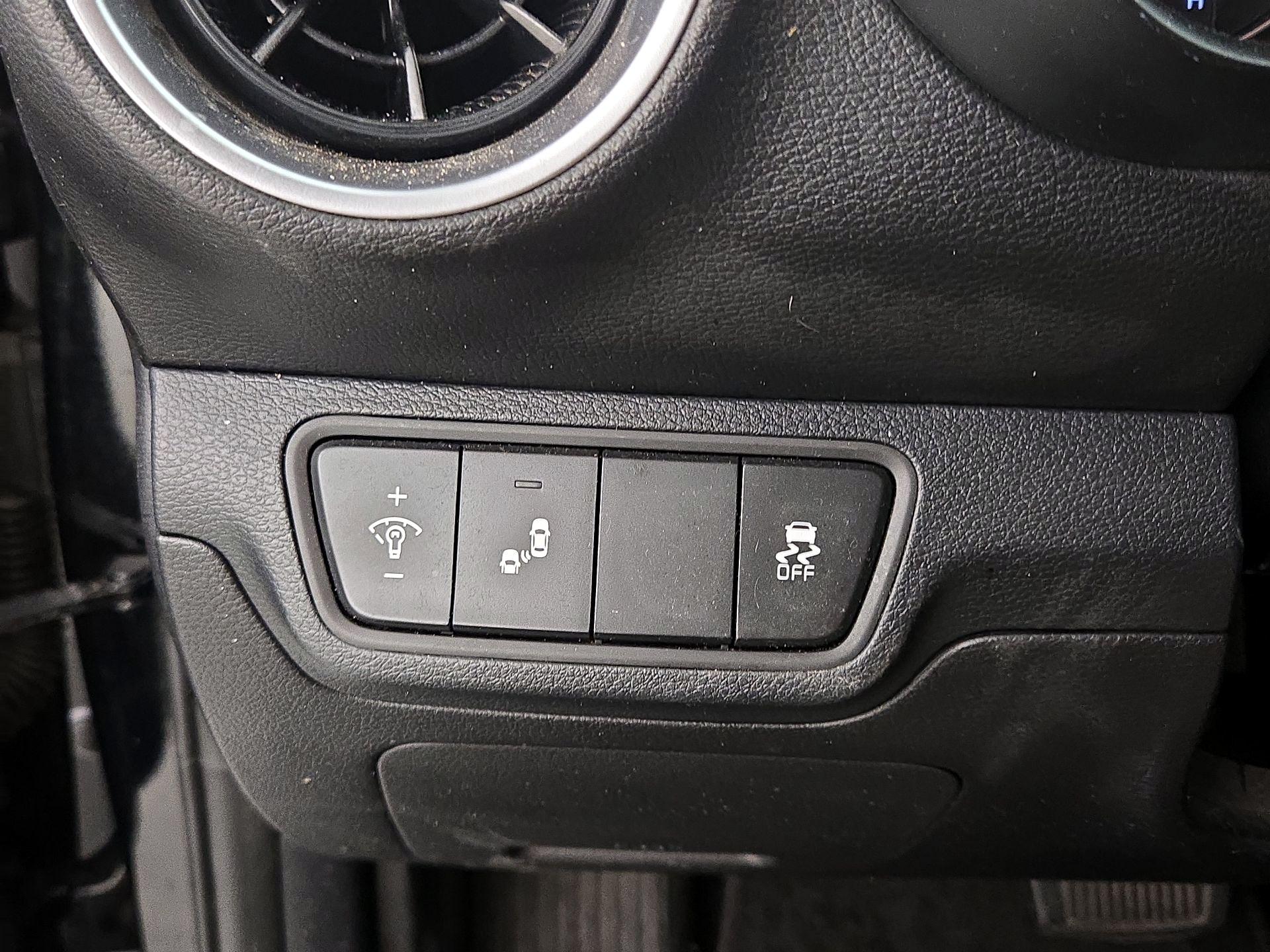 Thumbnail: 2024 Kia Forte - 13