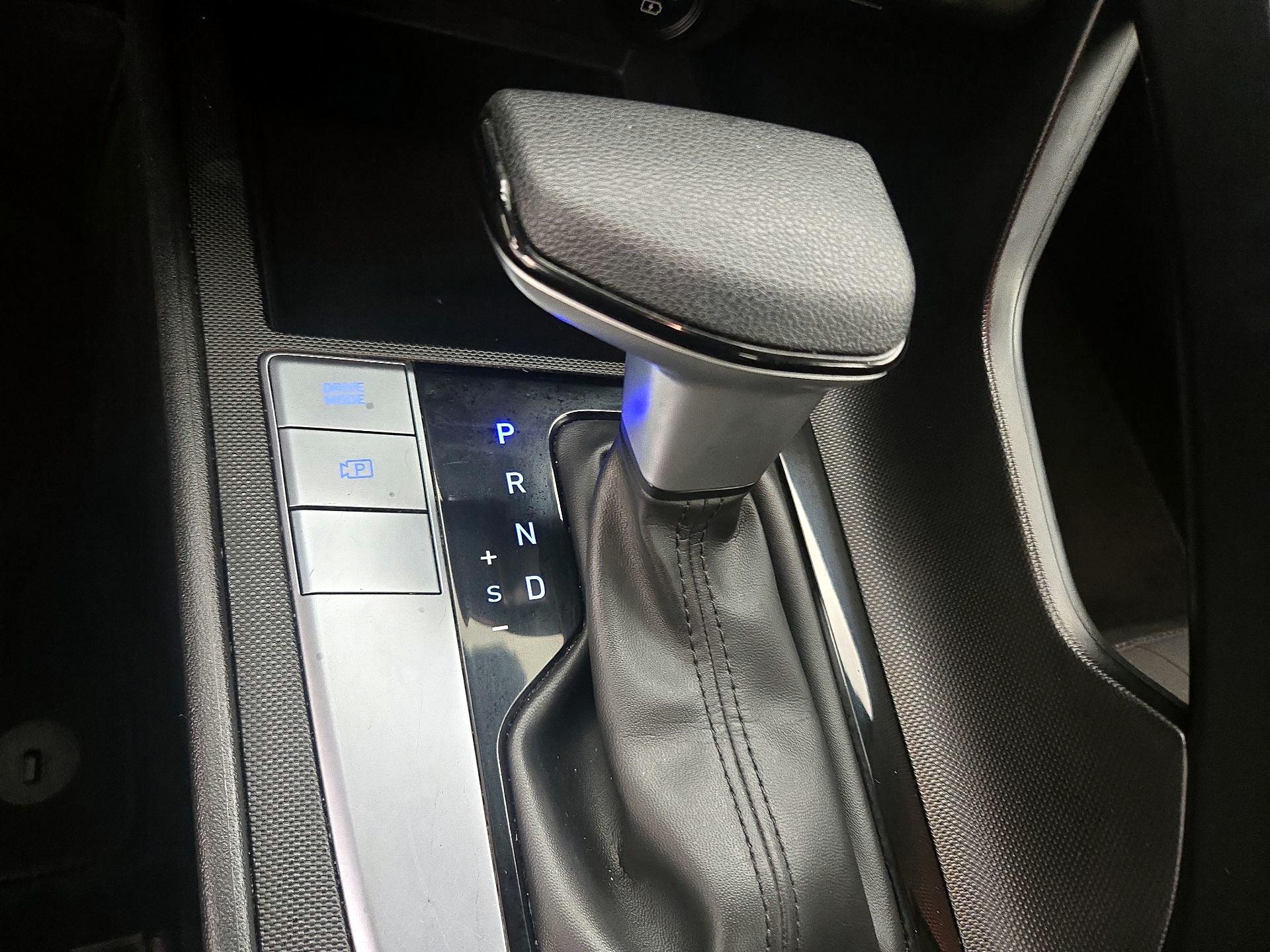 Thumbnail: 2023 Hyundai Elantra - 17