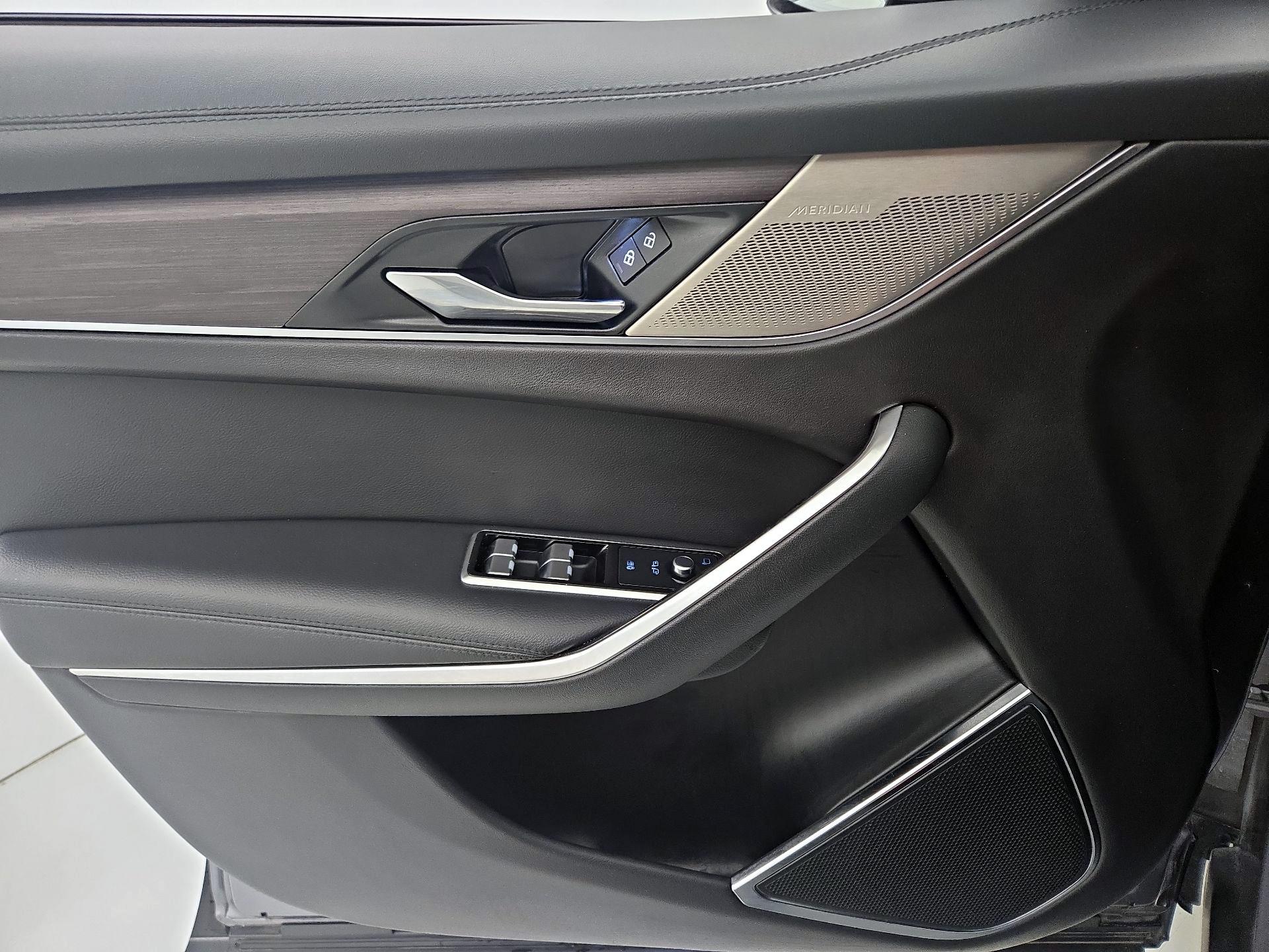 Thumbnail: 2022 Jaguar F-Pace - 12