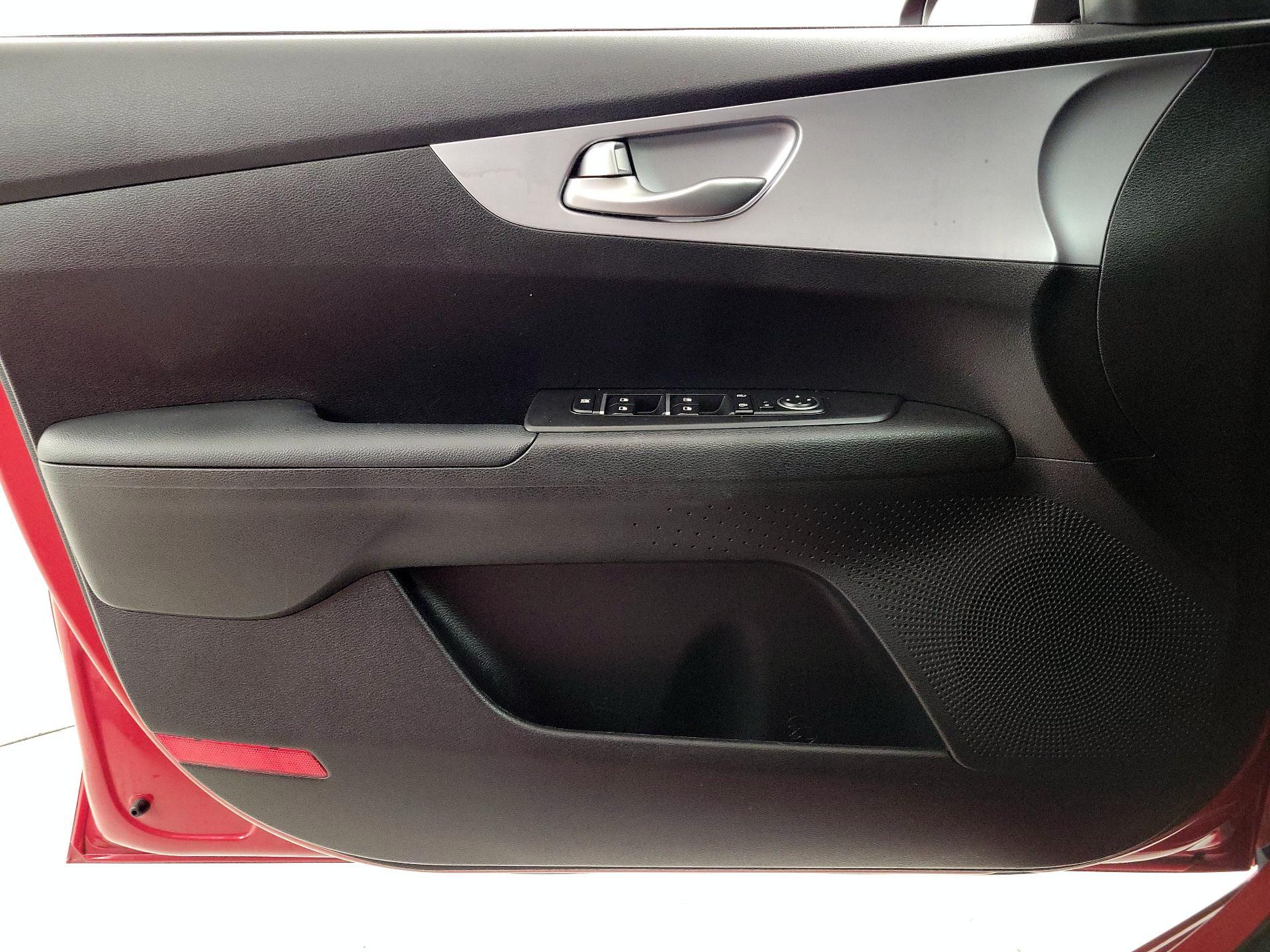 Thumbnail: 2024 Kia Forte - 12