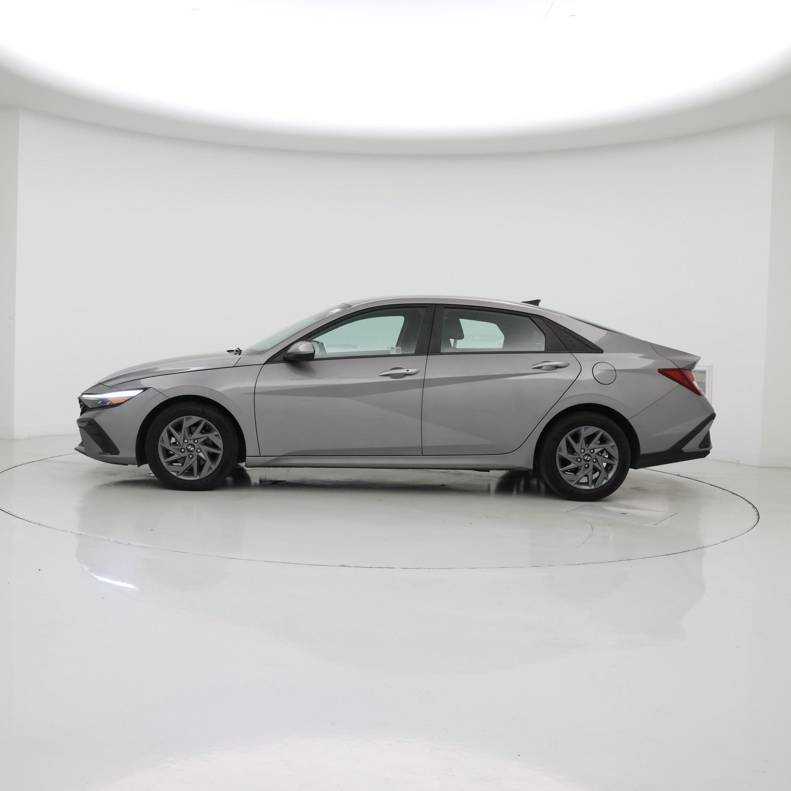 Thumbnail: 2024 Hyundai Elantra - 3