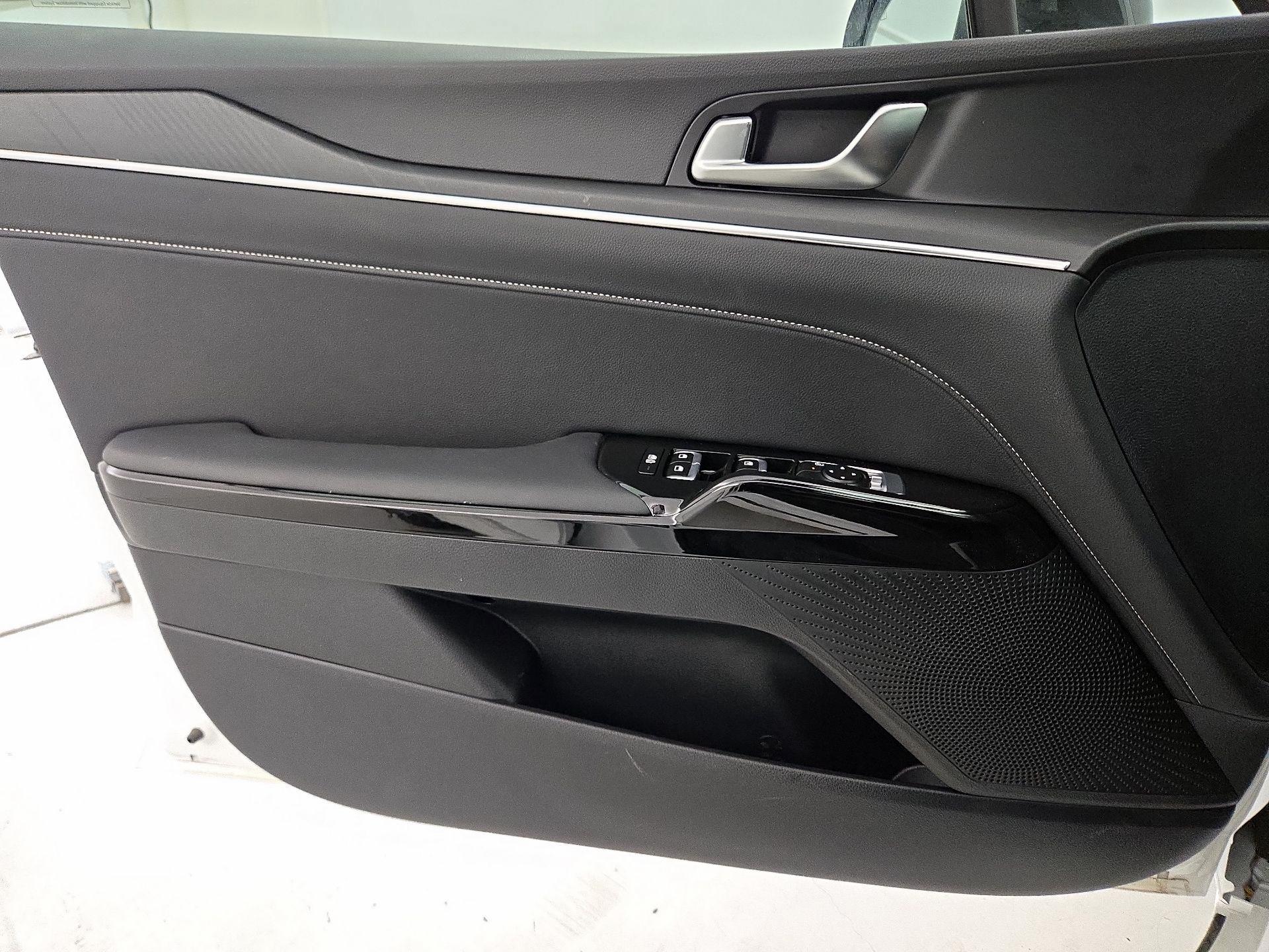 Thumbnail: 2025 Kia K5 - 12