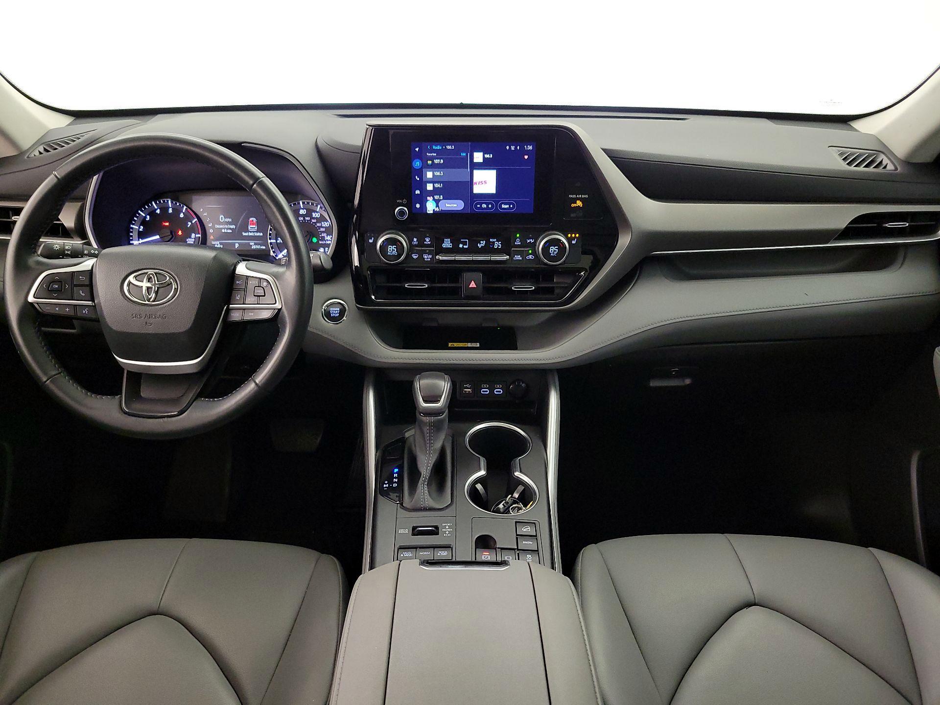 Thumbnail: 2023 Toyota Highlander - 9