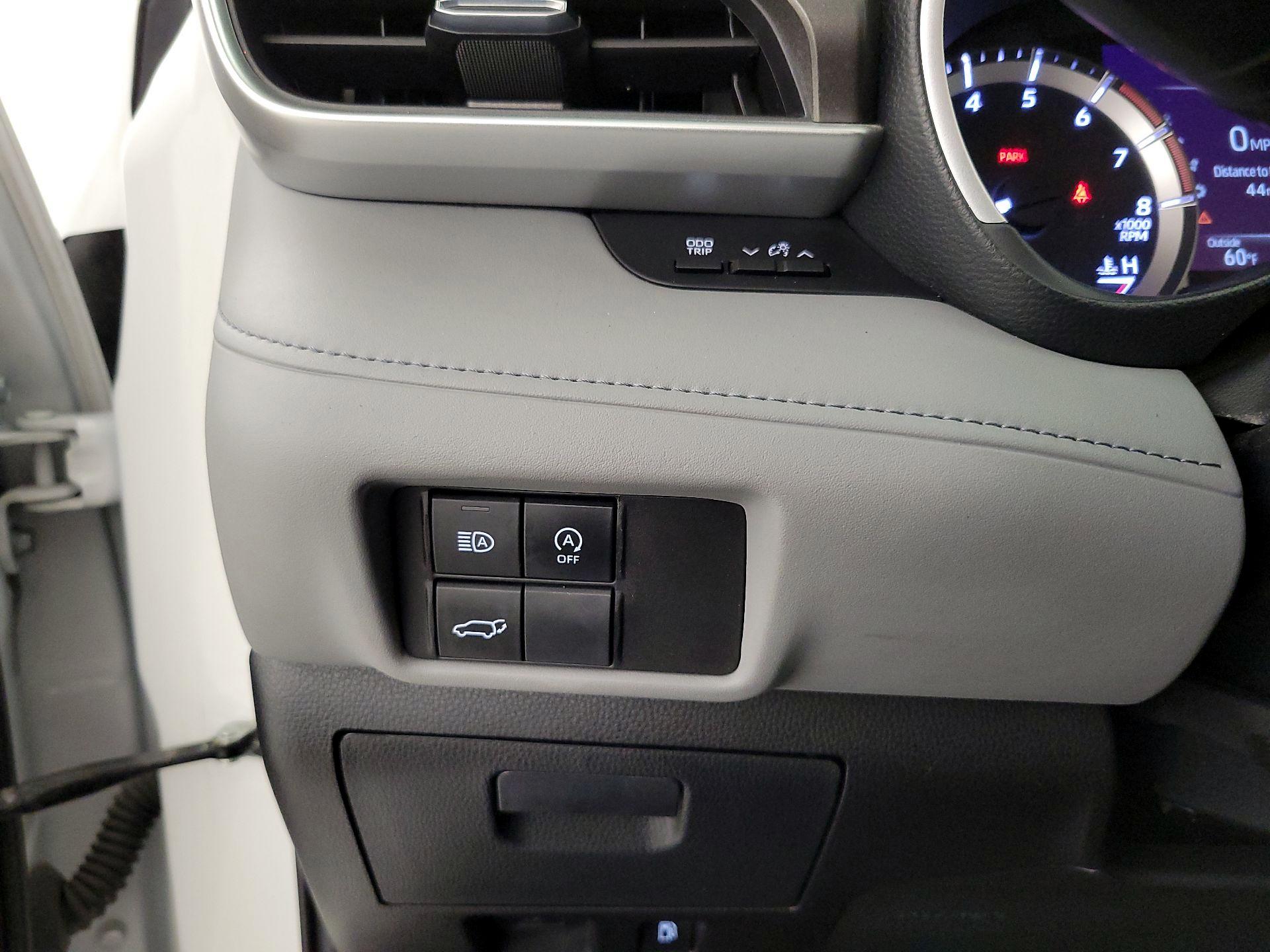 Thumbnail: 2023 Toyota Highlander - 13