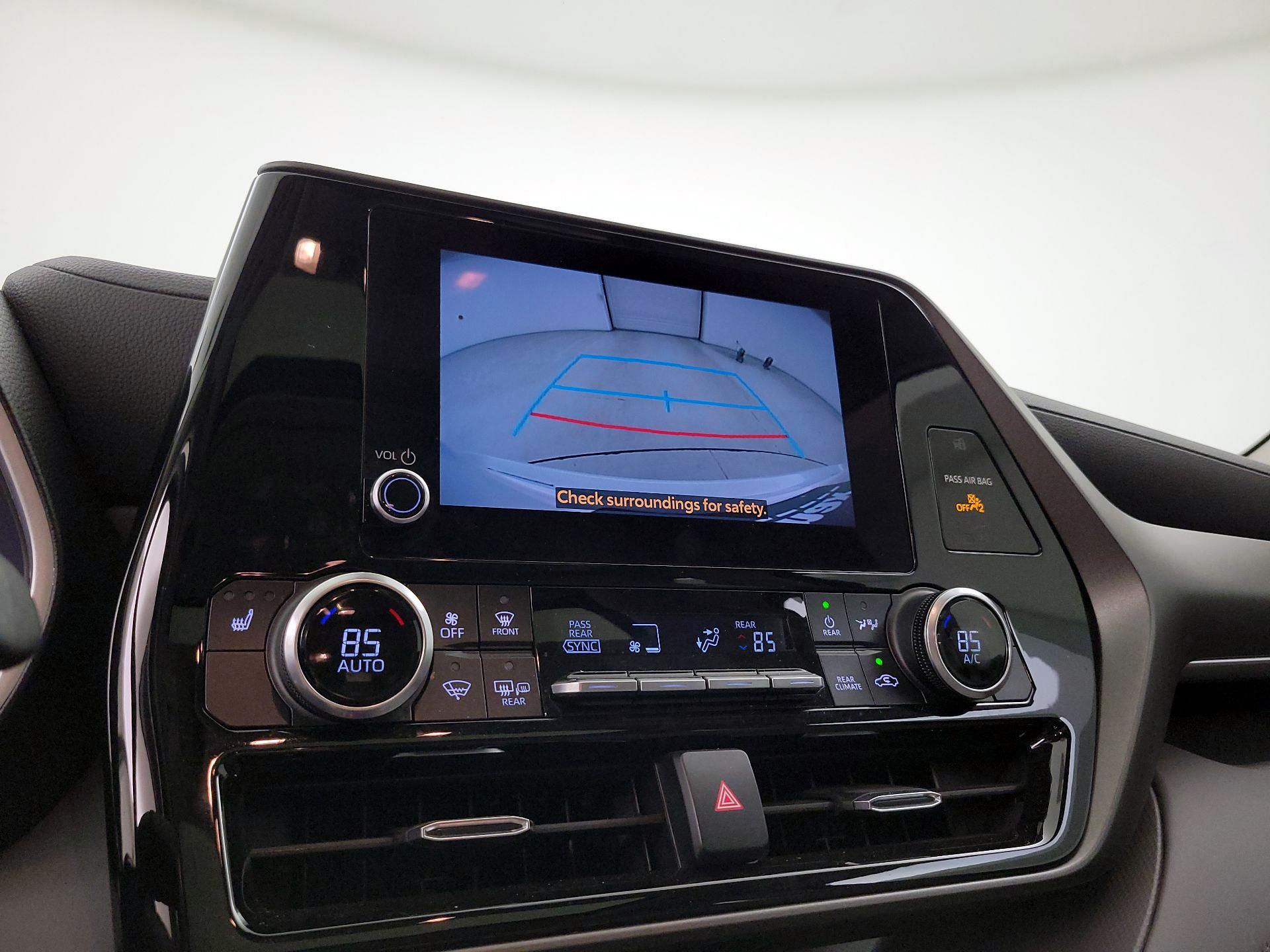 Thumbnail: 2023 Toyota Highlander - 14