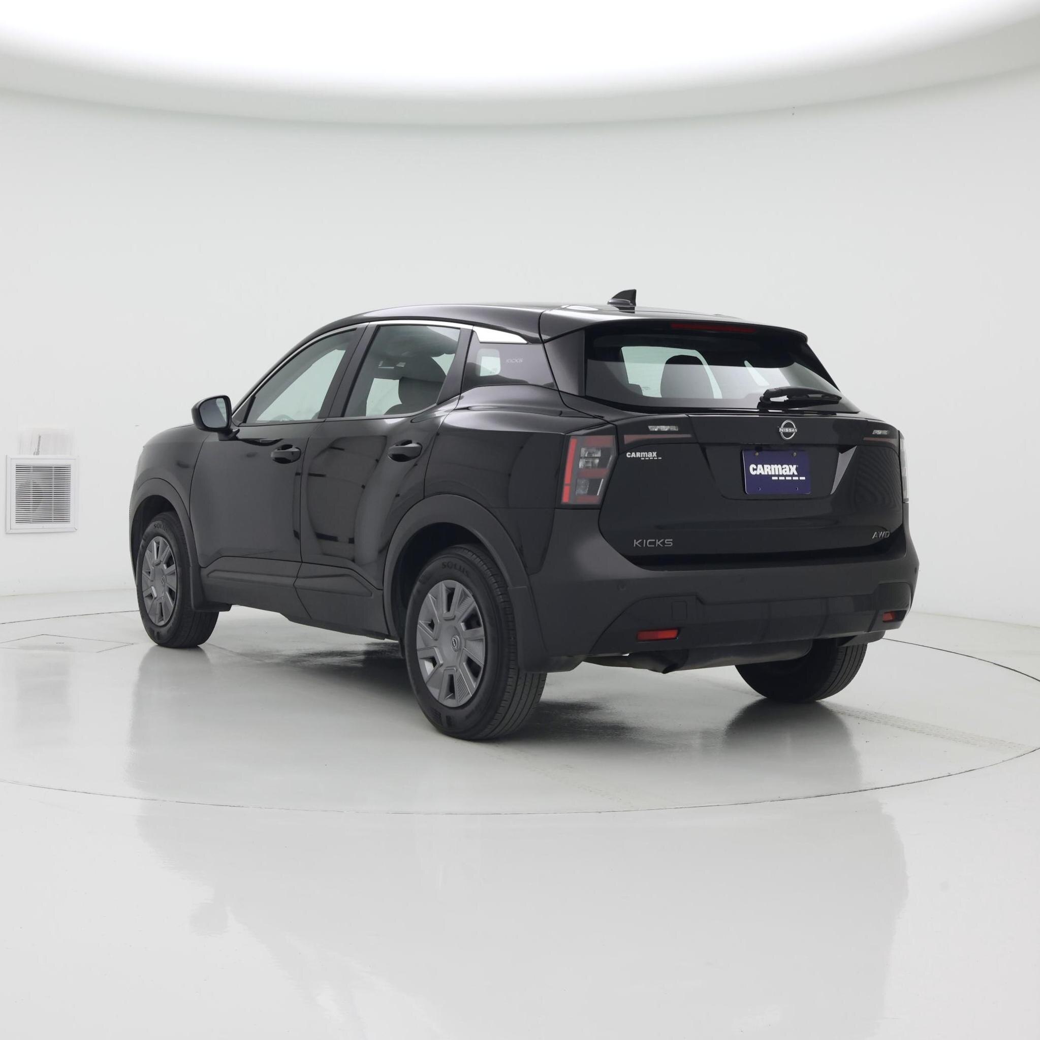 Thumbnail: 2025 Nissan Kicks - 2