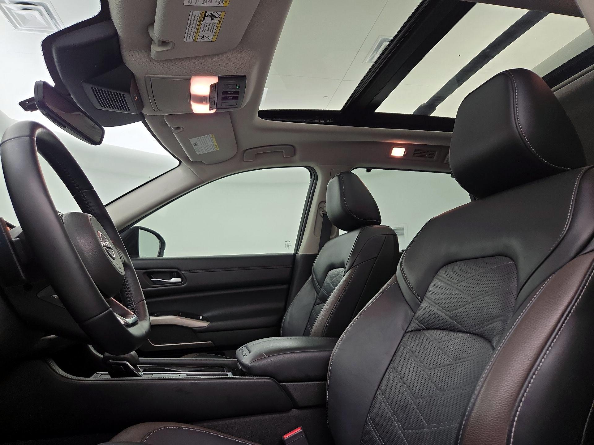 Thumbnail: 2023 Nissan Pathfinder - 20