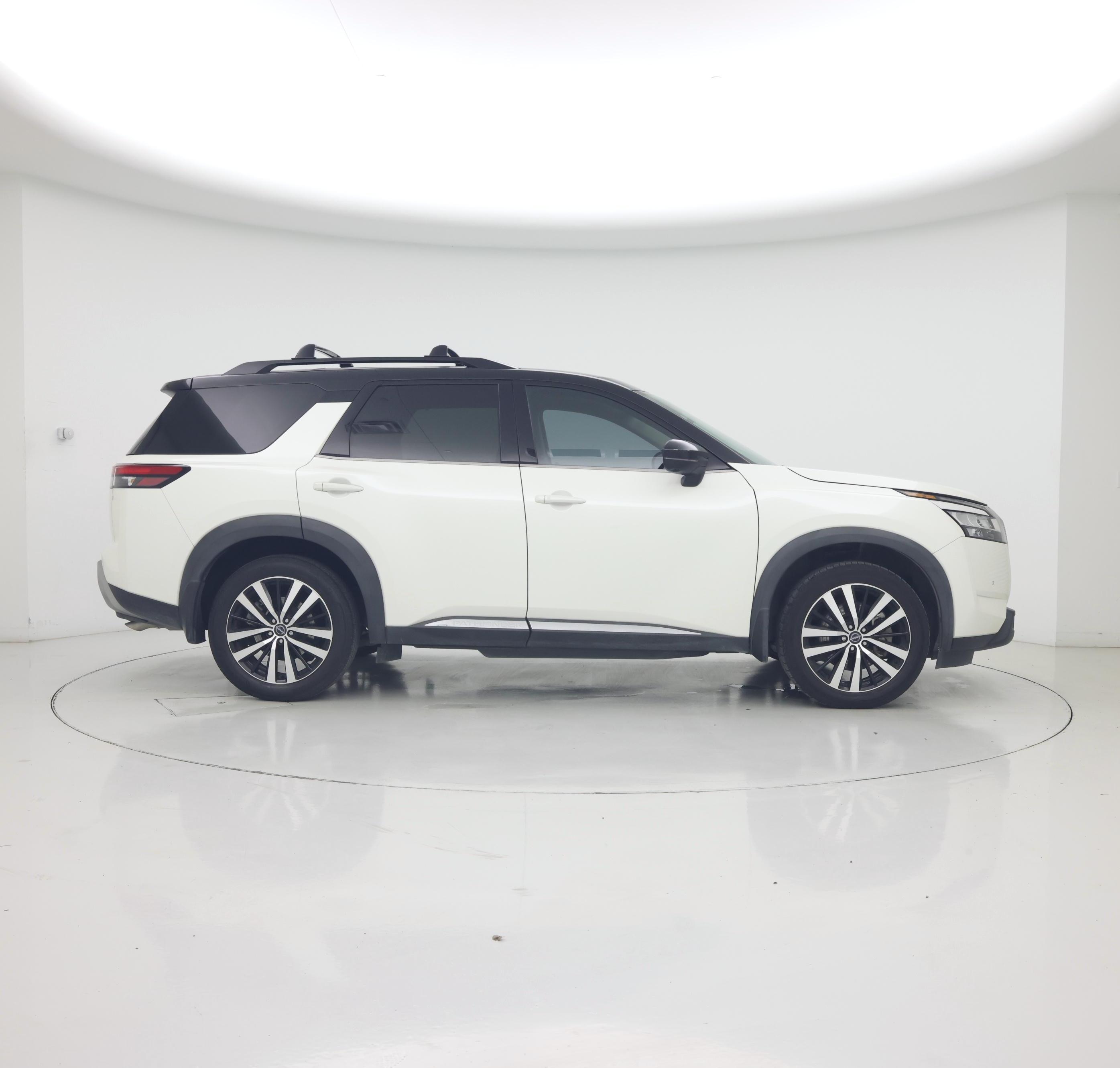 Thumbnail: 2023 Nissan Pathfinder - 7