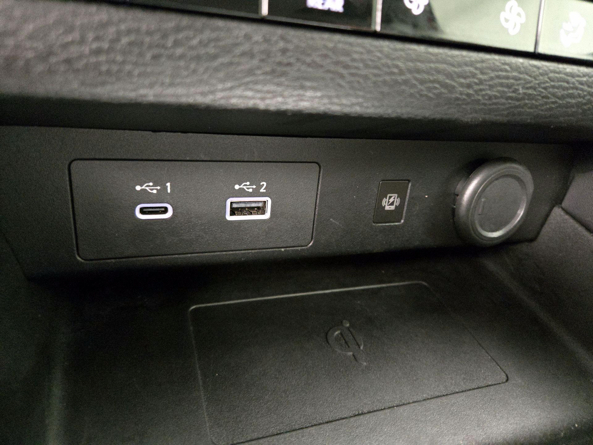 Thumbnail: 2023 Mitsubishi Outlander - 19