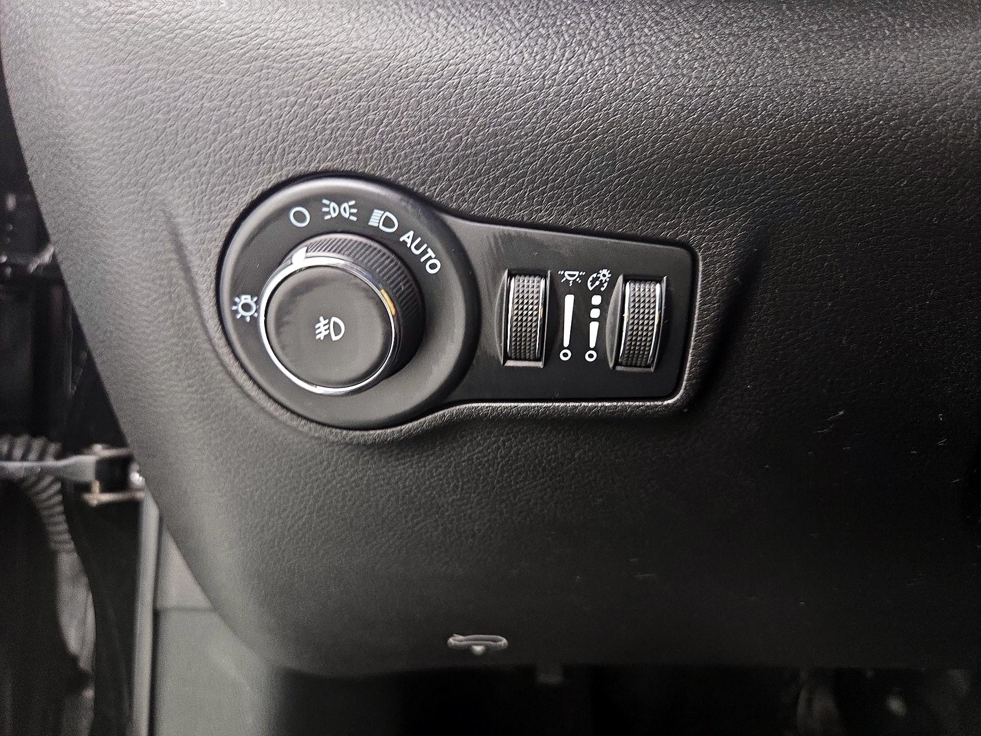 Thumbnail: 2022 Jeep Compass - 13