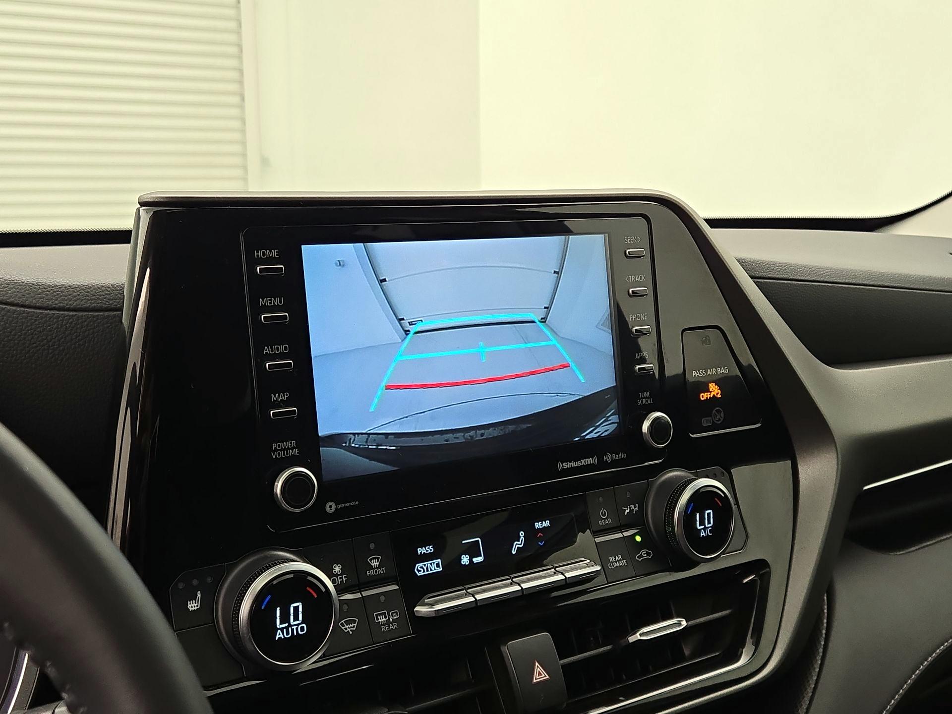 Thumbnail: 2022 Toyota Highlander - 15