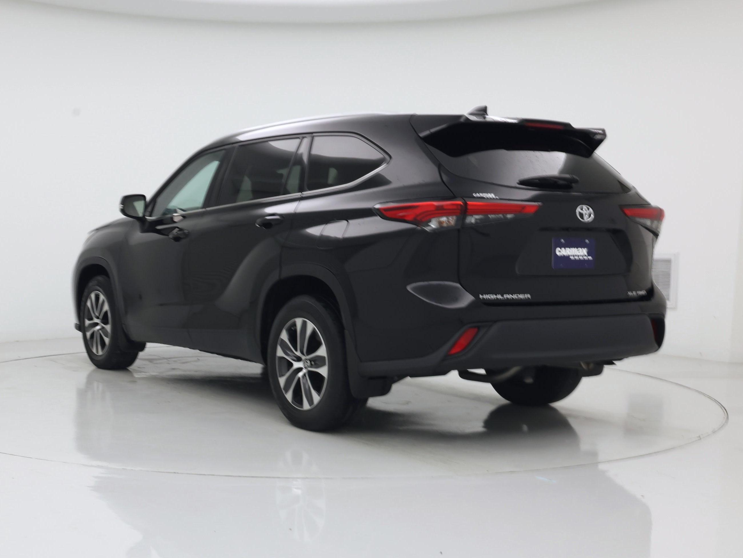 Thumbnail: 2022 Toyota Highlander - 2