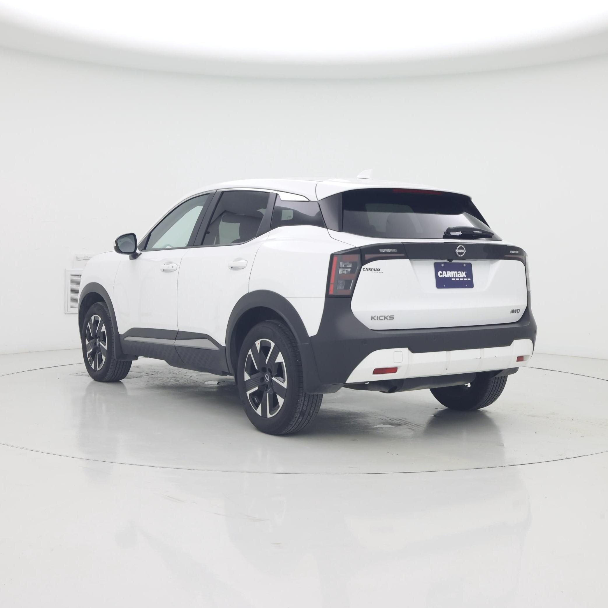Thumbnail: 2025 Nissan Kicks - 2