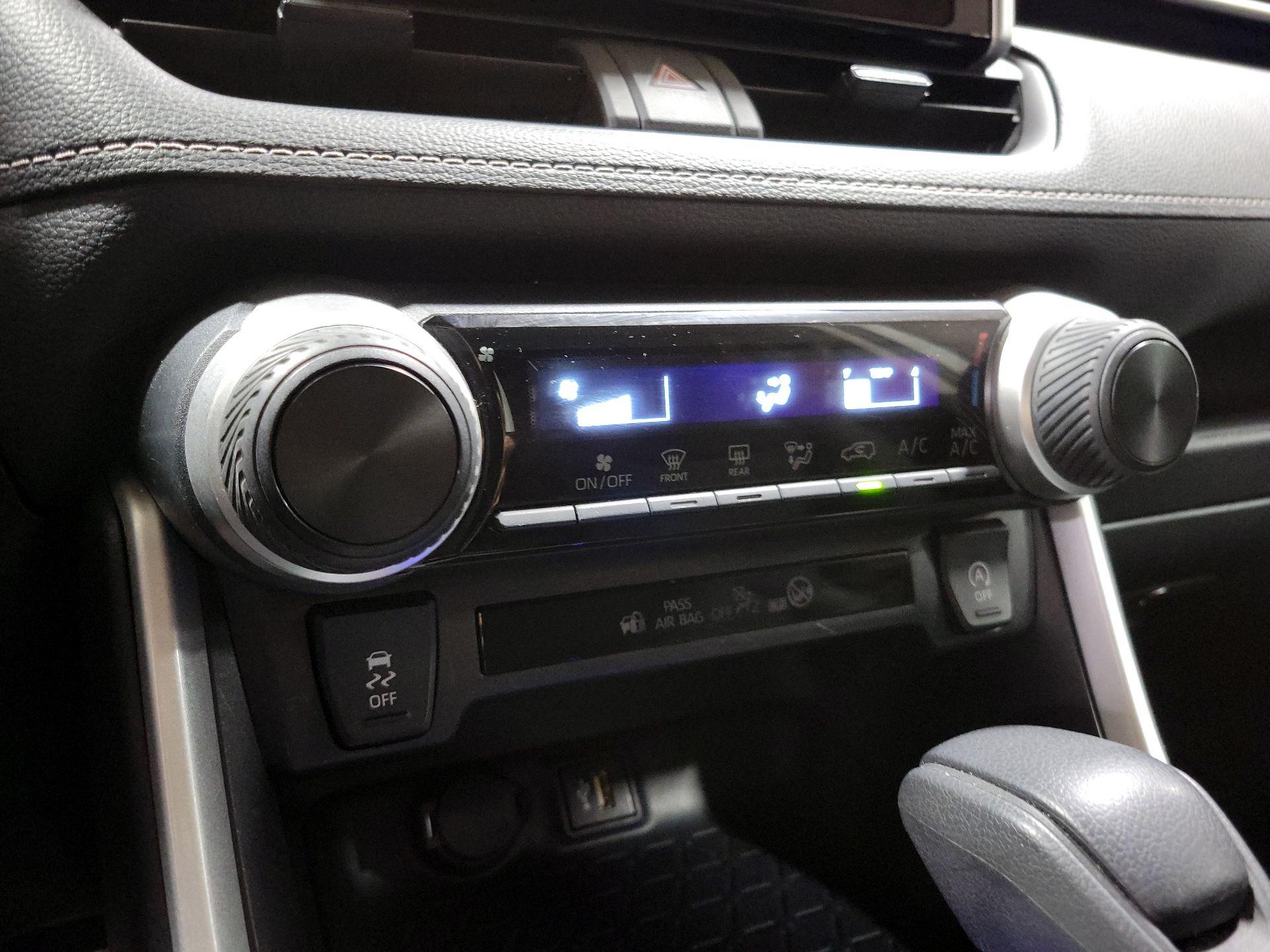 Thumbnail: 2024 Toyota RAV4 - 16