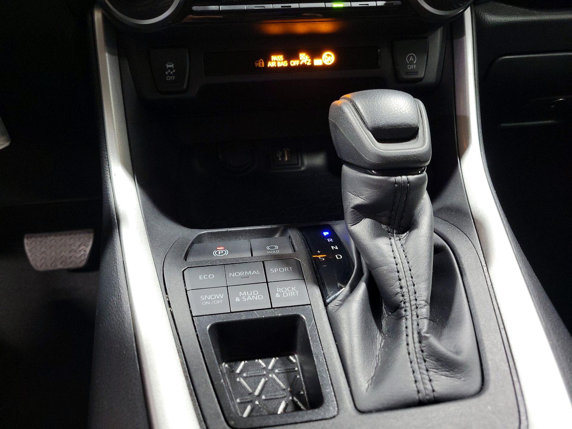 Thumbnail: 2024 Toyota RAV4 - 17